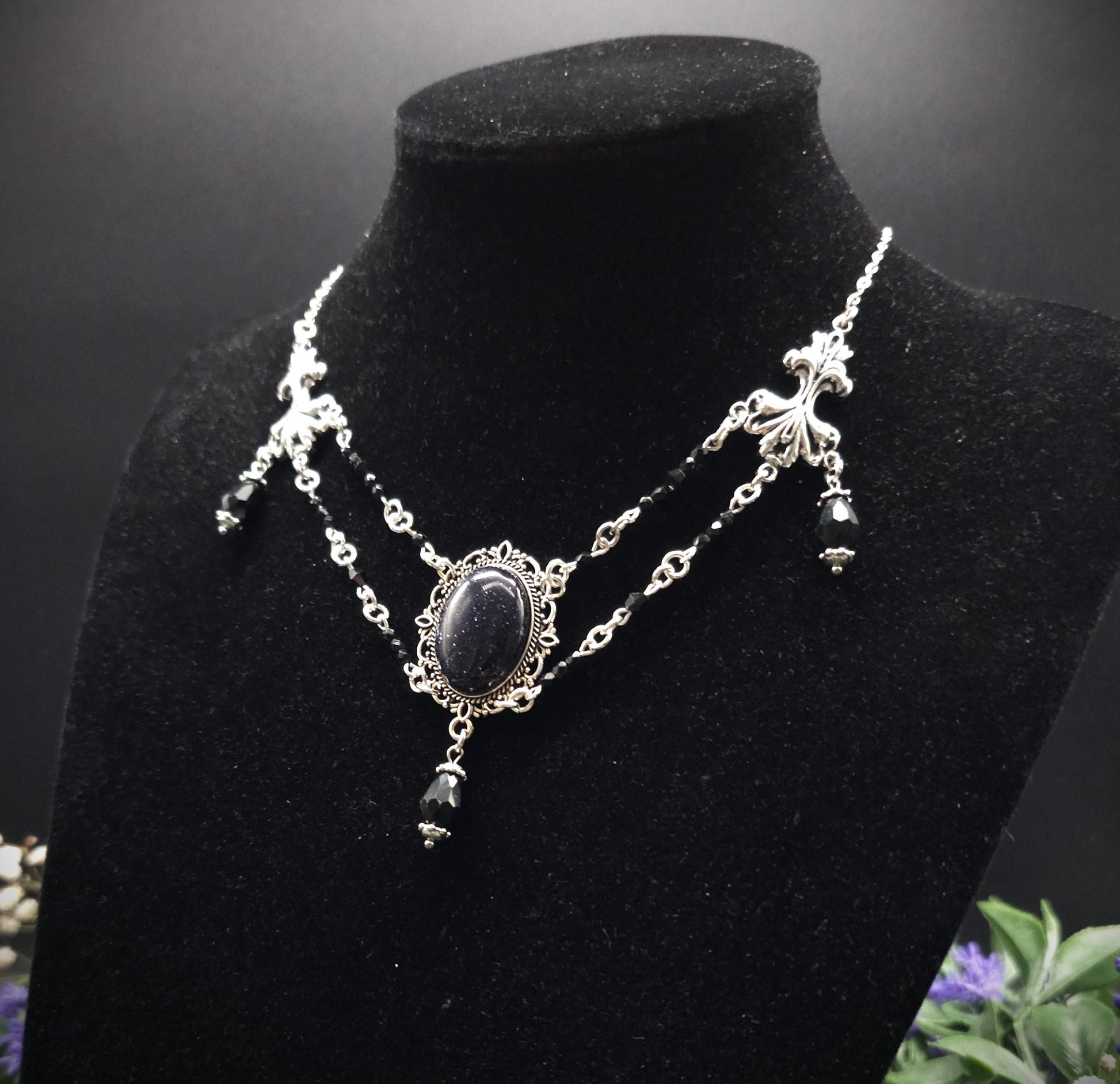 Collier ~ Viktorianische Halskette ~ Blaufluss Gothic Witchy Jewelry ~ facettierte schwarze Perlen ~ Edelstahl Rhodium ~ Größenverstellbar