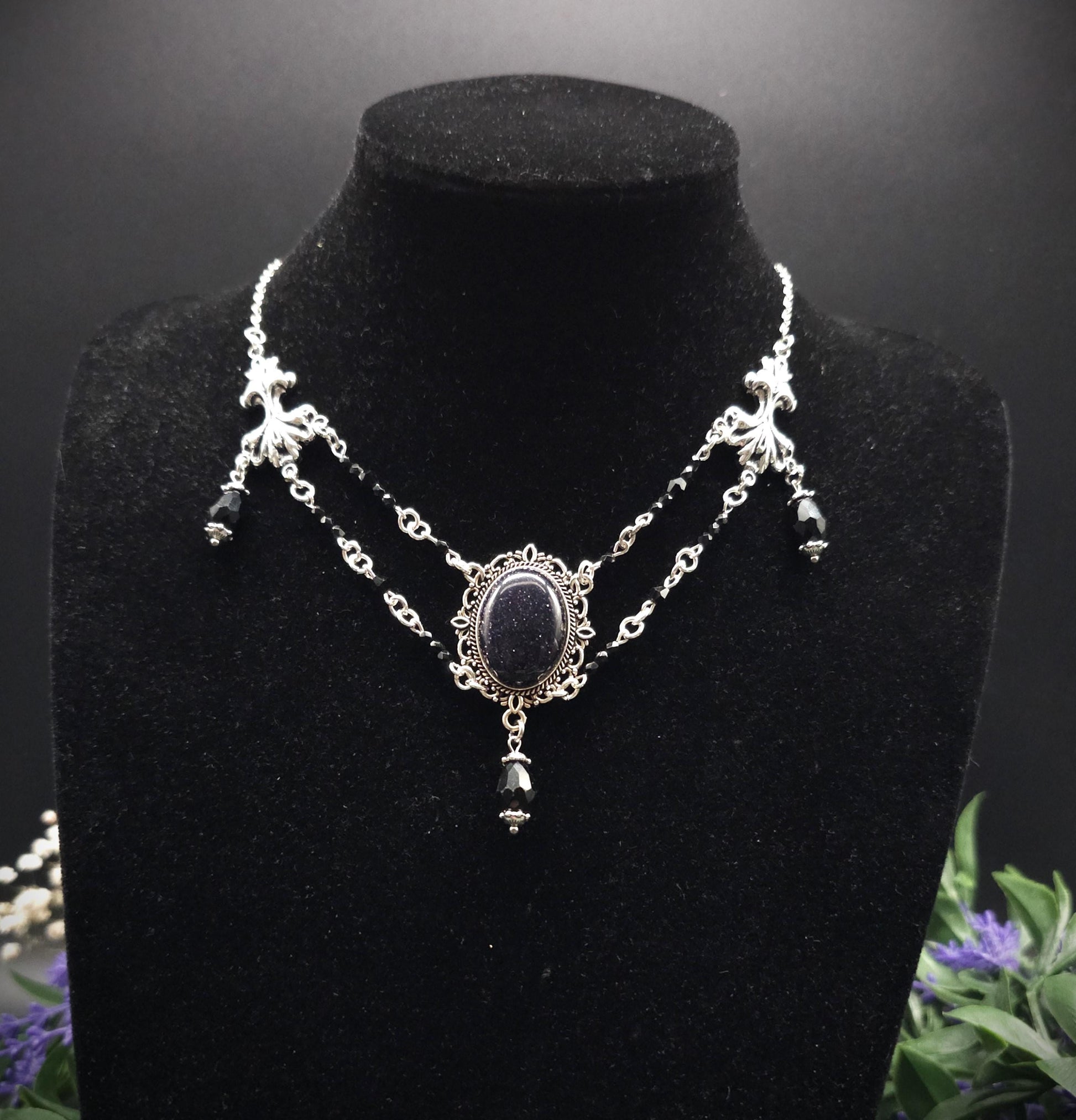 Collier ~ Viktorianische Halskette ~ Blaufluss Gothic Witchy Jewelry ~ facettierte schwarze Perlen ~ Edelstahl Rhodium ~ Größenverstellbar