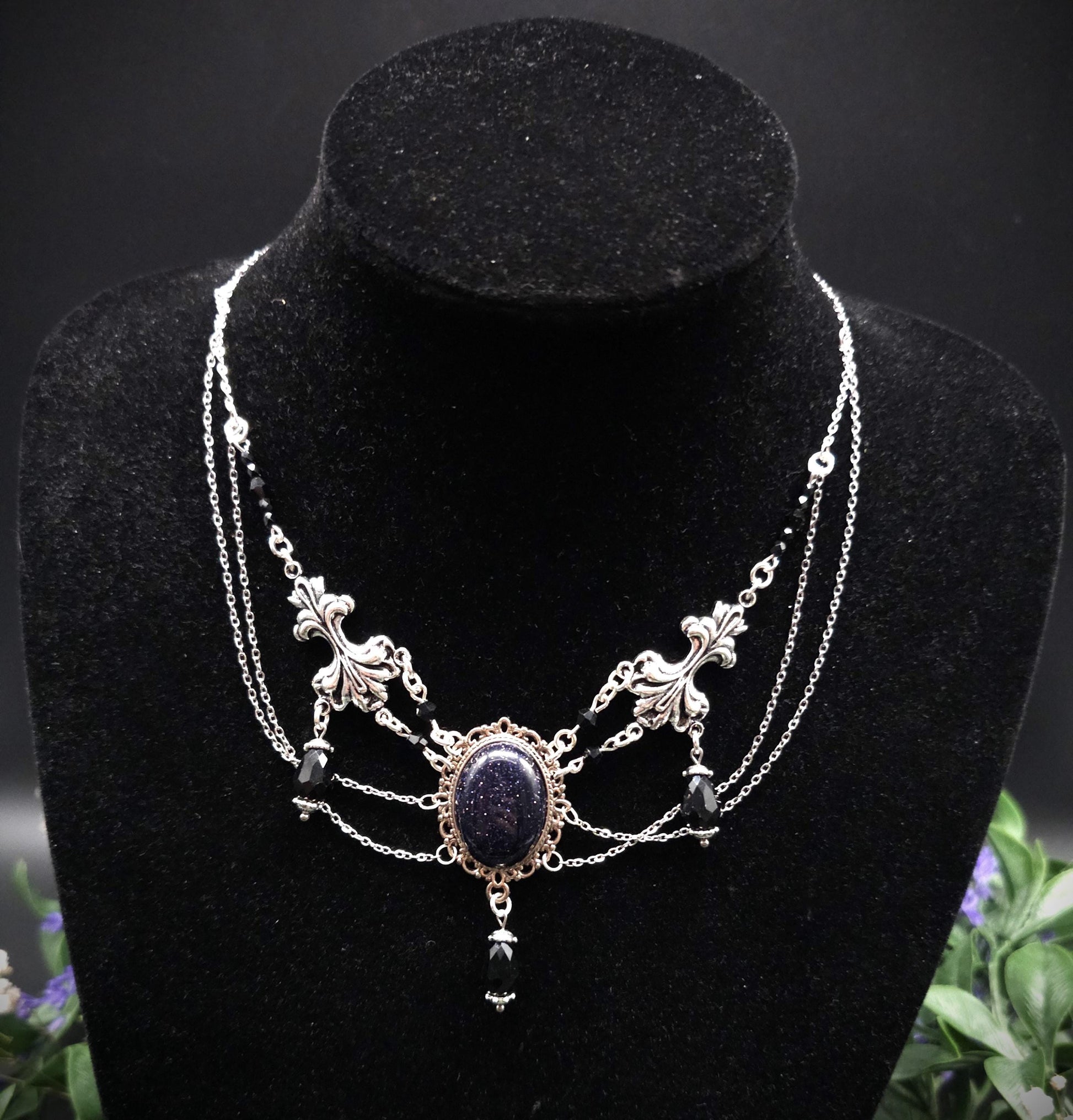 Elegantes Blaufluss Collier ~ Viktorianisches Choker ~ Gothic Witchy Schmuck ~ Rhodium & Edelstahl ~ Dark Academia ~ Größenverstellbar