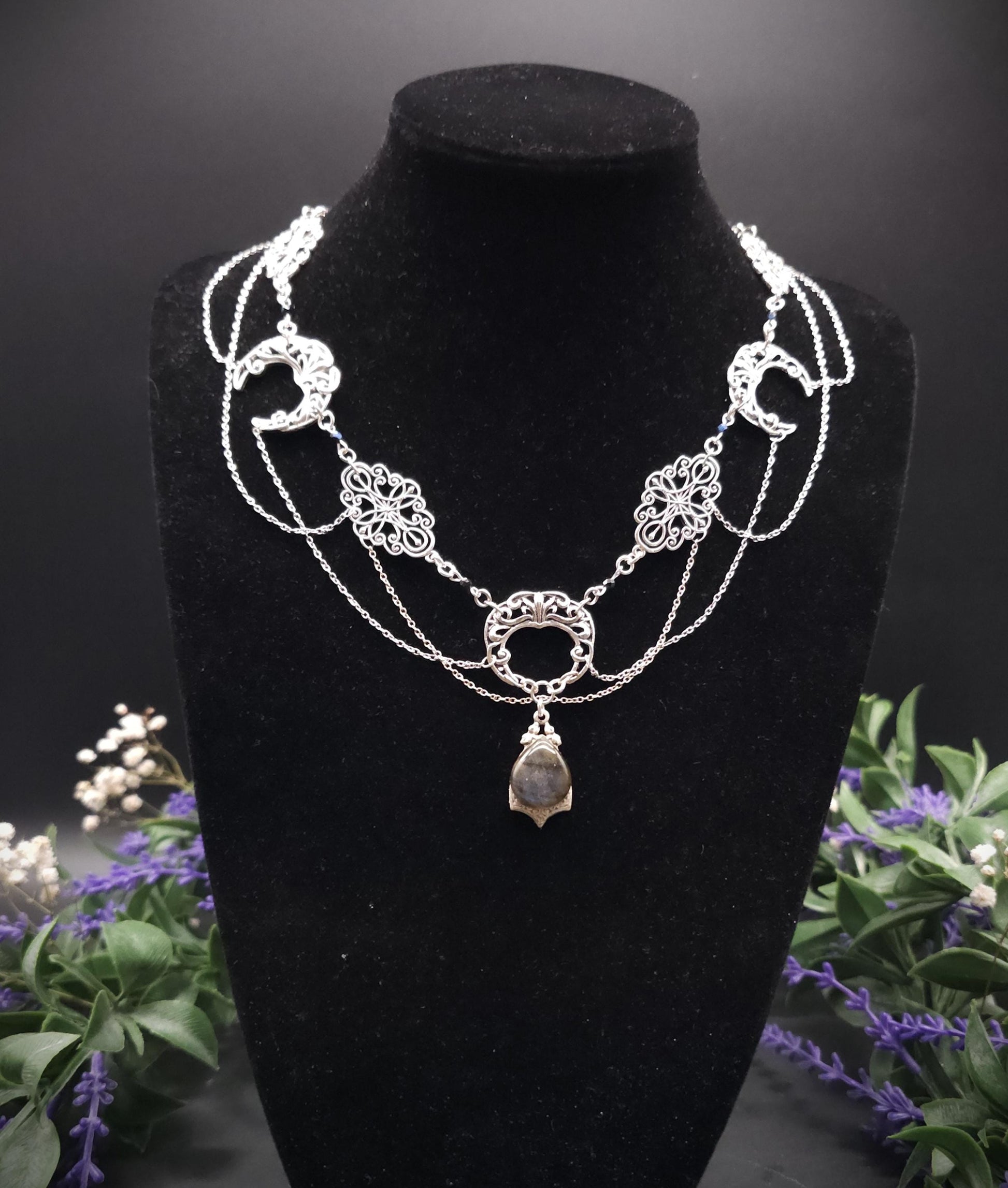 Mondcollier mit Labradorit ~ Art Nouveau Halskette ~ Witchy Mond Schmuck ~ Wicca ~ Edelstahl & Rhodium ~ Größenverstellbar