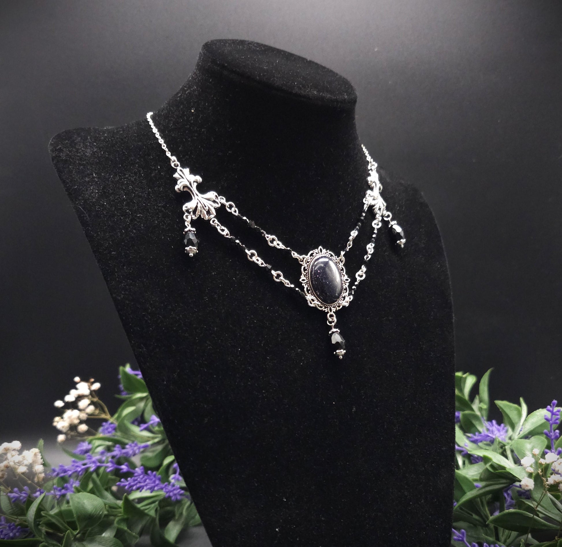 Collier ~ Viktorianische Halskette ~ Blaufluss Gothic Witchy Jewelry ~ facettierte schwarze Perlen ~ Edelstahl Rhodium ~ Größenverstellbar