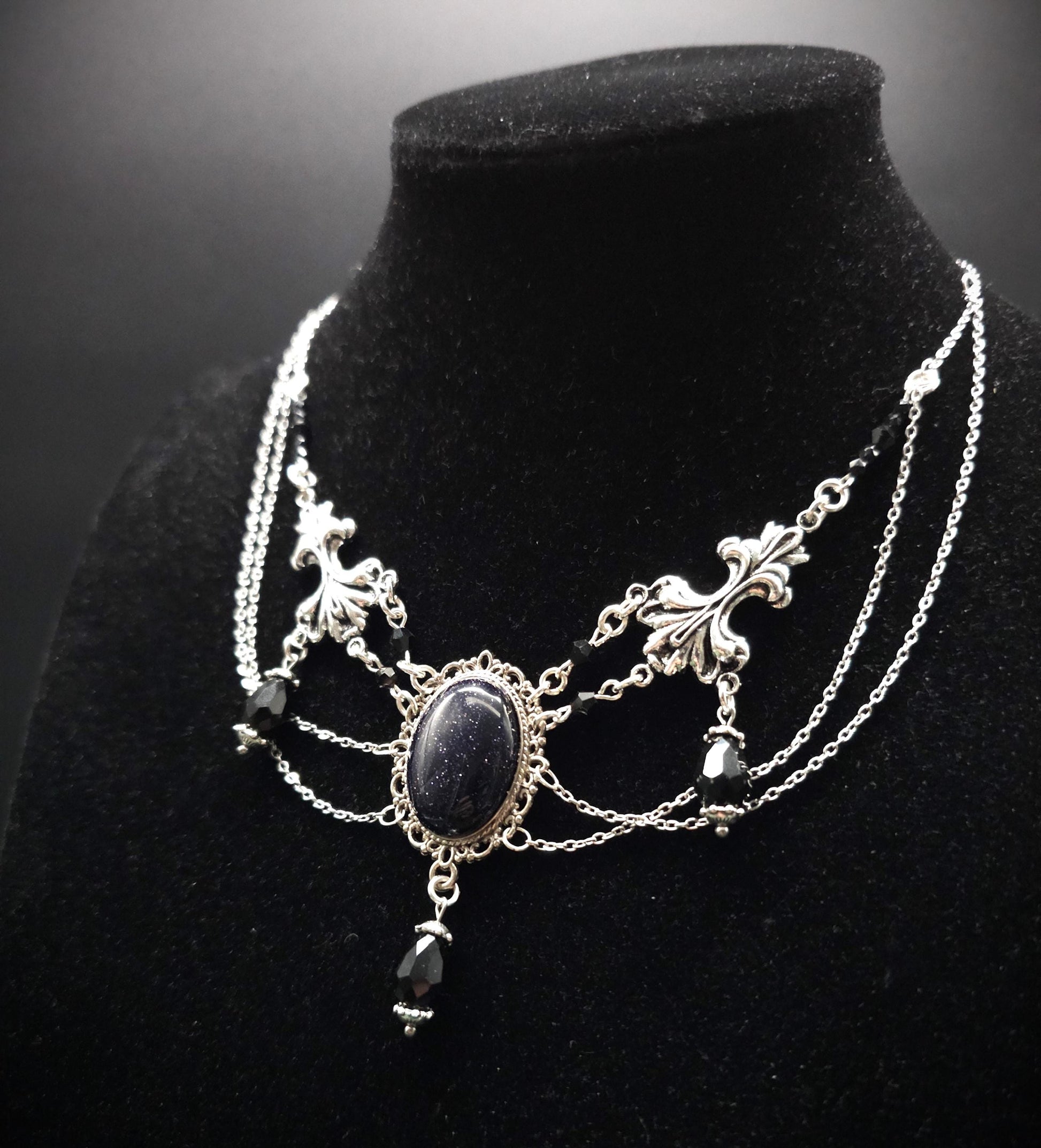 Elegantes Blaufluss Collier ~ Viktorianisches Choker ~ Gothic Witchy Schmuck ~ Rhodium & Edelstahl ~ Dark Academia ~ Größenverstellbar