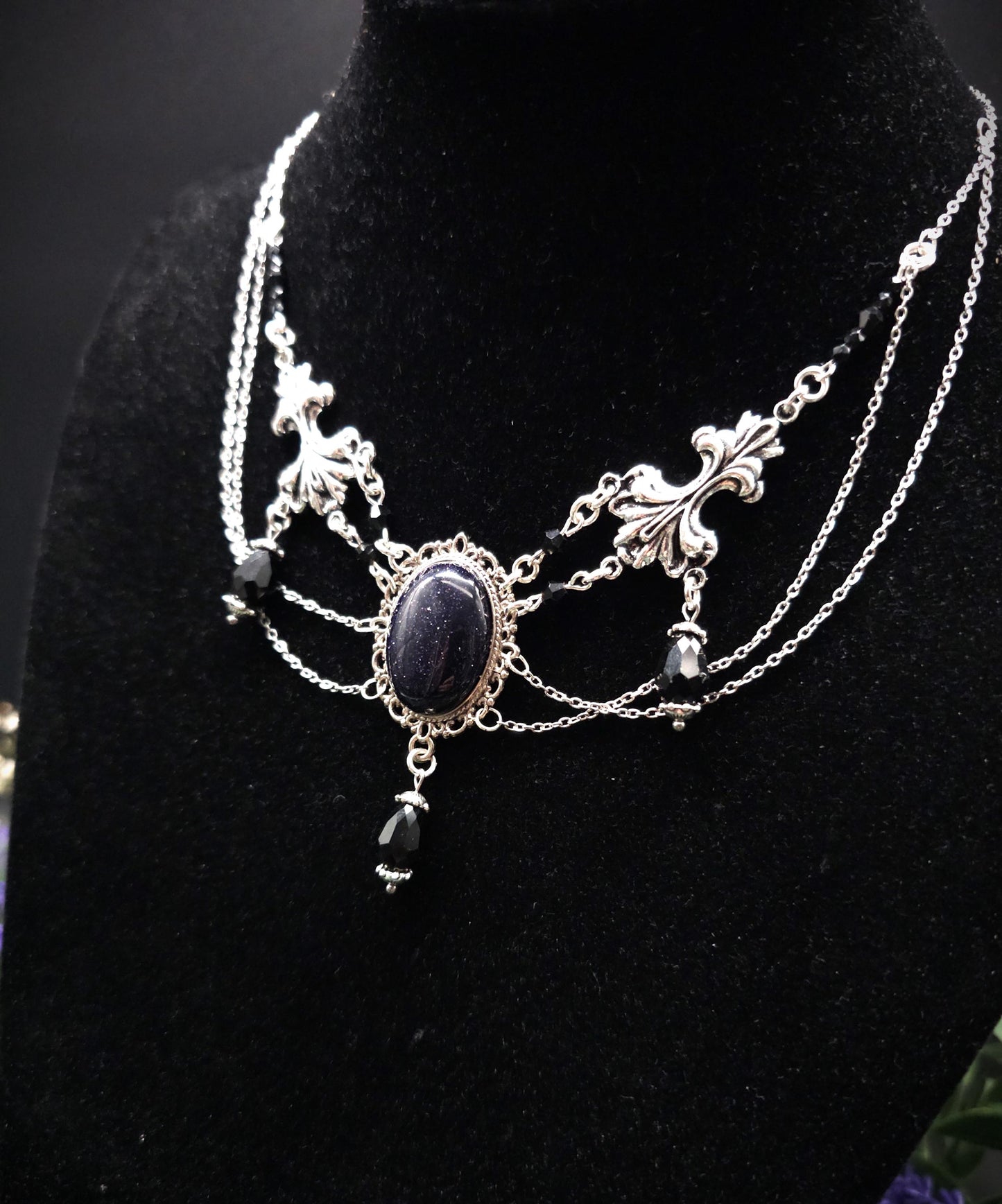 Elegantes Blaufluss Collier ~ Viktorianisches Choker ~ Gothic Witchy Schmuck ~ Rhodium & Edelstahl ~ Dark Academia ~ Größenverstellbar
