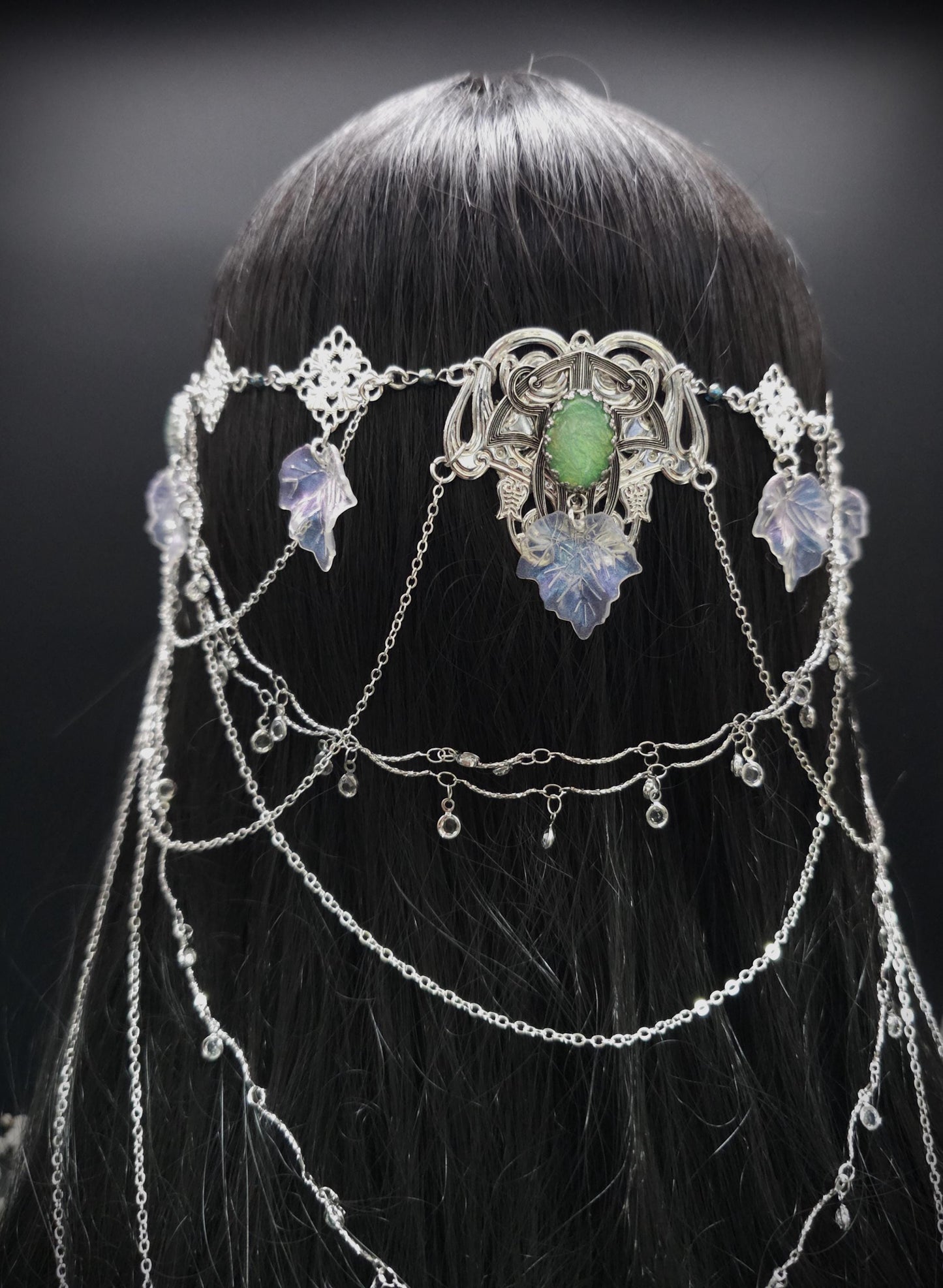 Art Nouveau Headpiece~ Salbeigrüne Resin Cabochons ~ irisierende Blätterkrone ~ Glaskristall Ketten ~ Fantasy Elven Haar Schmuck