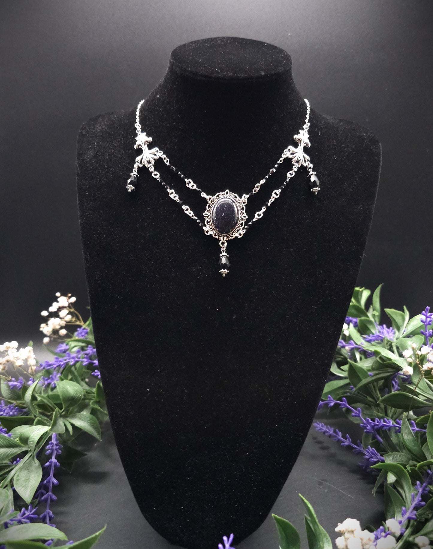 Collier ~ Viktorianische Halskette ~ Blaufluss Gothic Witchy Jewelry ~ facettierte schwarze Perlen ~ Edelstahl Rhodium ~ Größenverstellbar