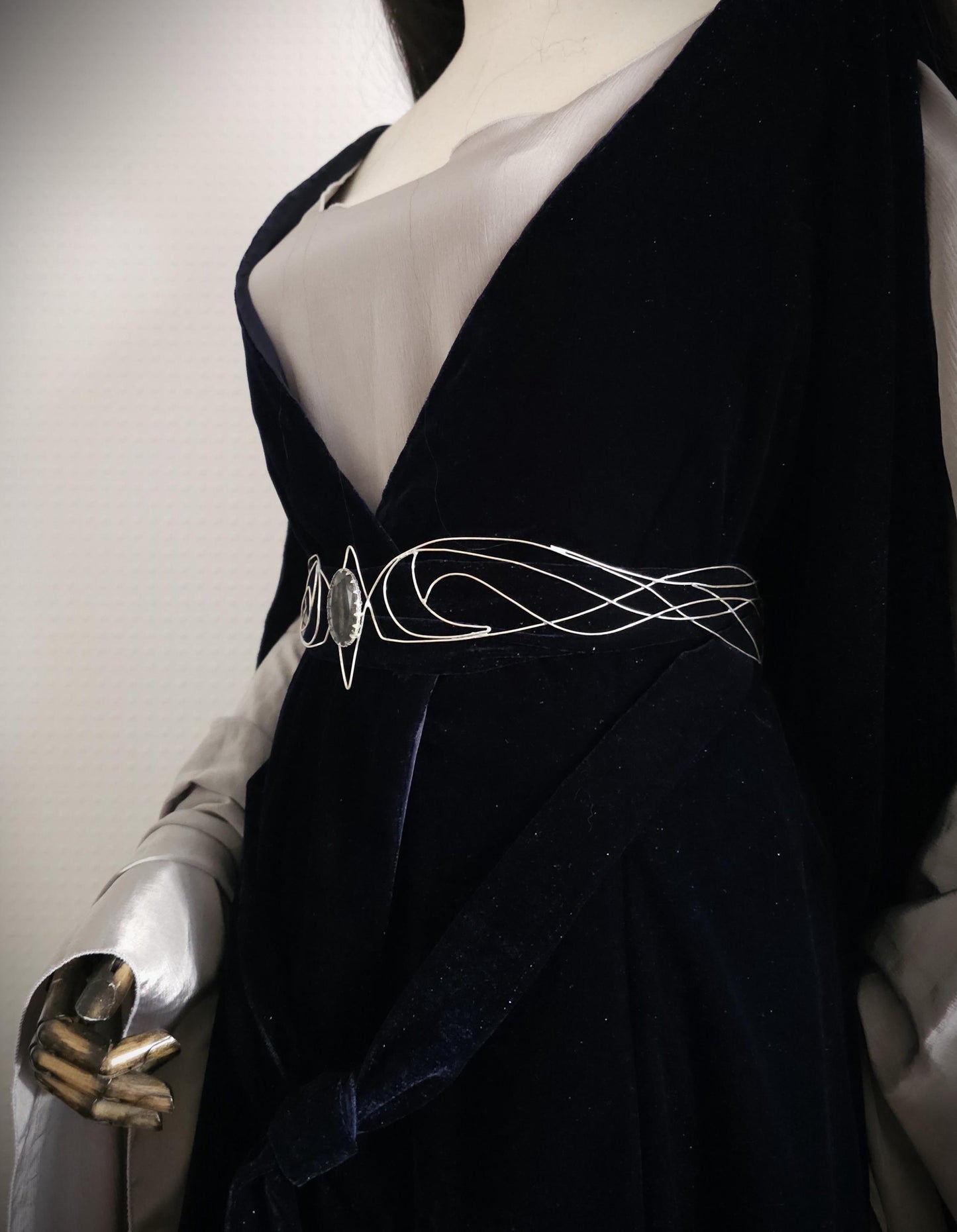 Versilberter Drahtgürtel "Myénni" ~ Elfengürtel mit Labradorit ~ handgefertigter Taillengürtel / Accessoire ~ Braut Schmuck