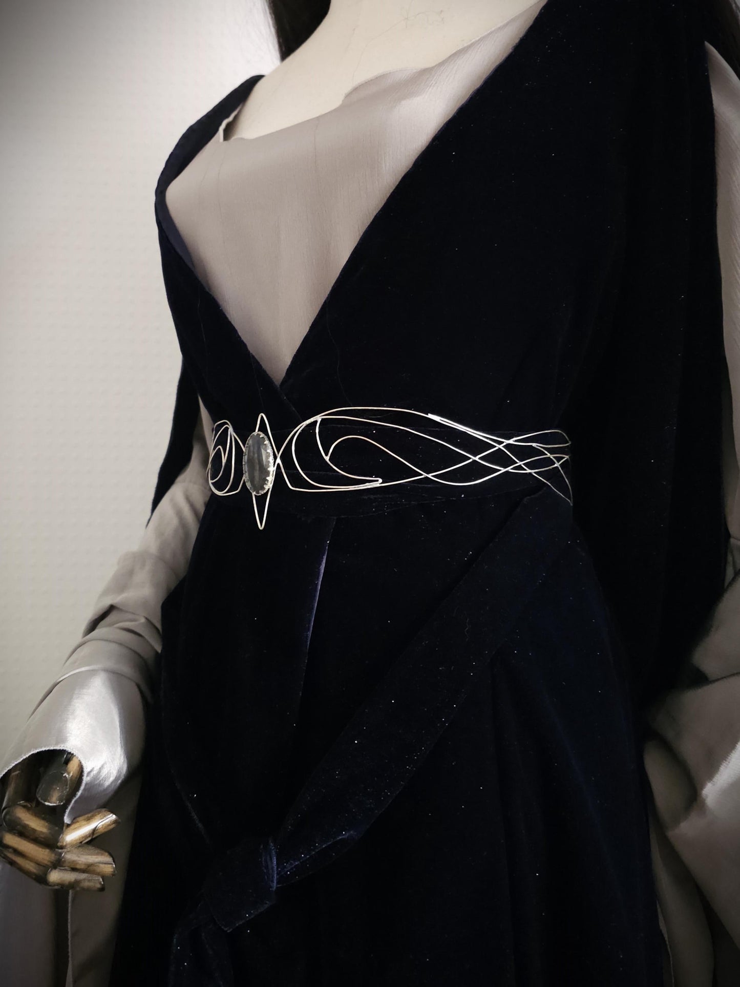 Versilberter Drahtgürtel "Myénni" ~ Elfengürtel mit Labradorit ~ handgefertigter Taillengürtel / Accessoire ~ Braut Schmuck