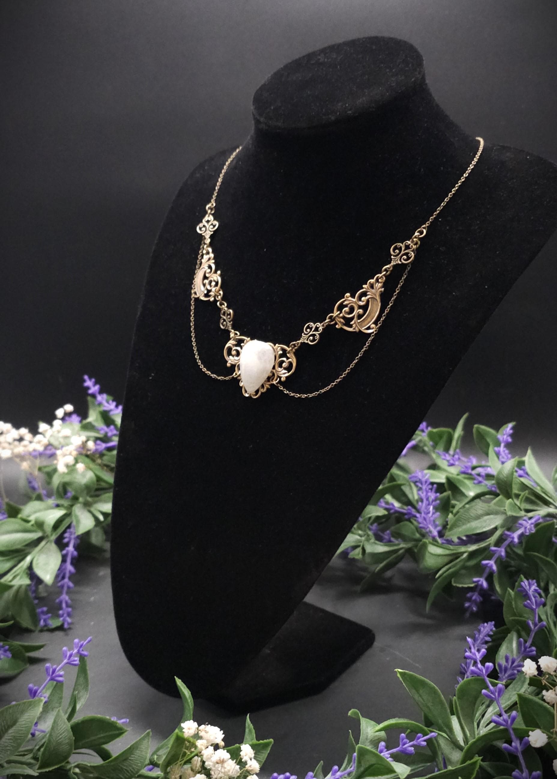 Art Nouveau Mondstein Halskette ~ filigrane Mond Kette ~ Jugendstil Collier ~ Größenverstellbar ~