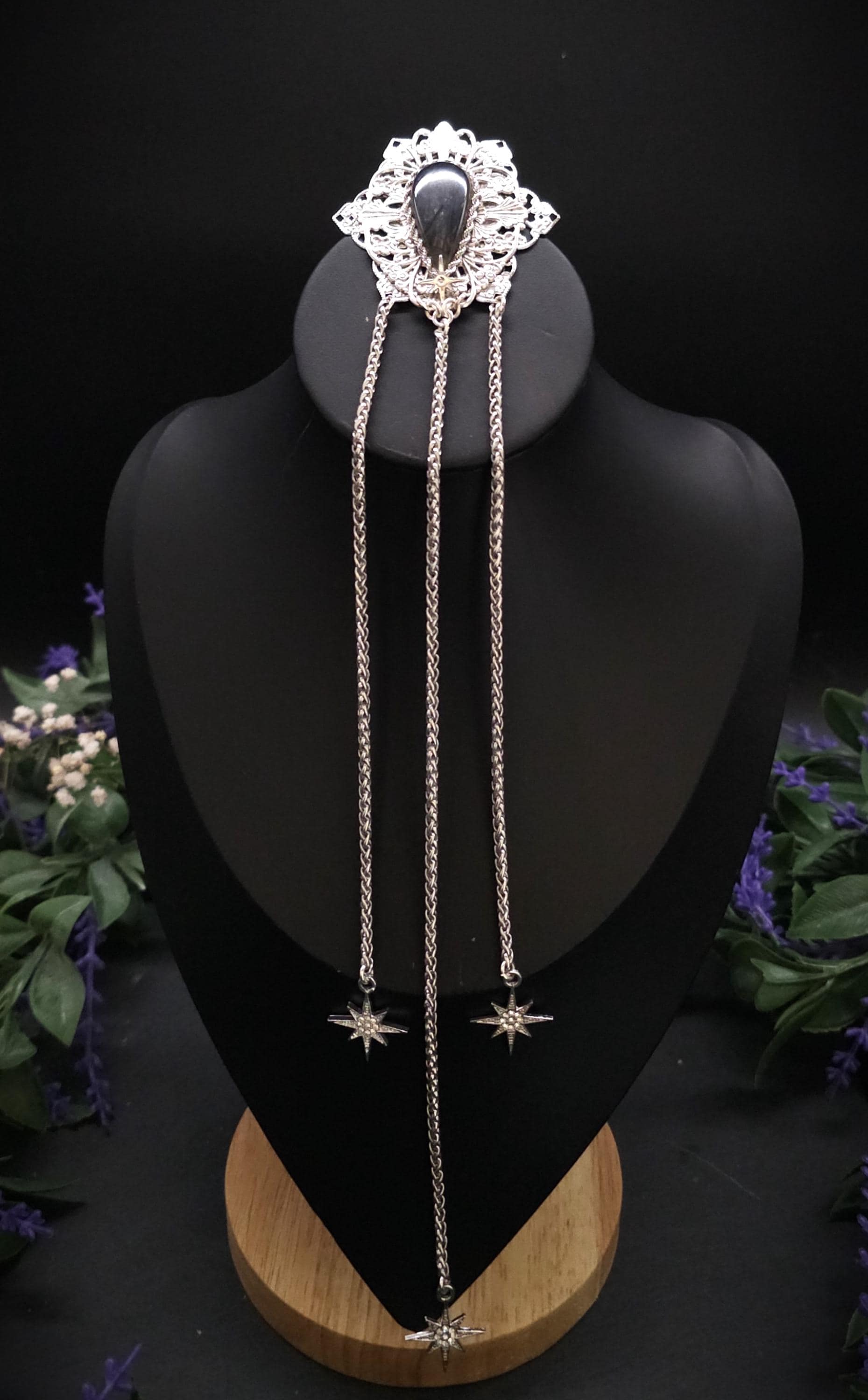 Fantasy Brosche mit Labradorit und Sternenketten ~ Art Nouveau Gewandschmuck ~ Mittelalter Brosche ~ Celestial Accessoire