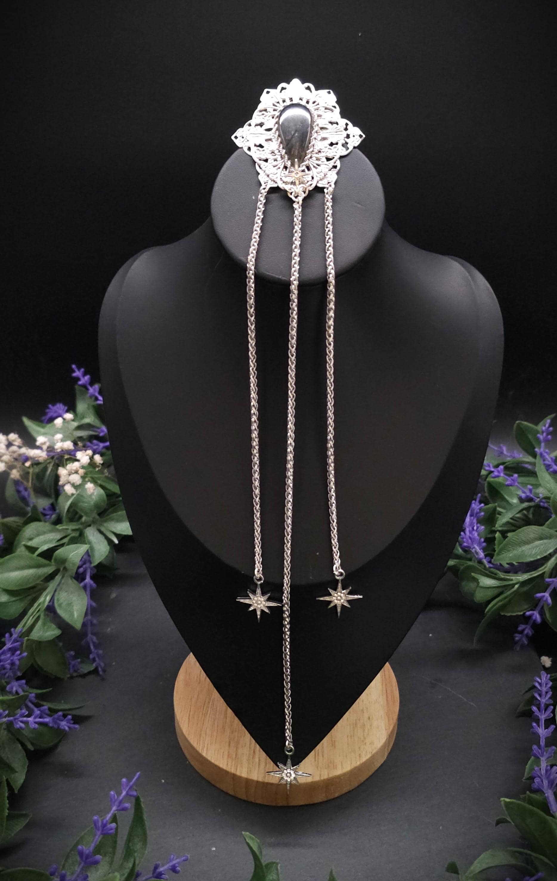 Fantasy Brosche mit Labradorit und Sternenketten ~ Art Nouveau Gewandschmuck ~ Mittelalter Brosche ~ Celestial Accessoire