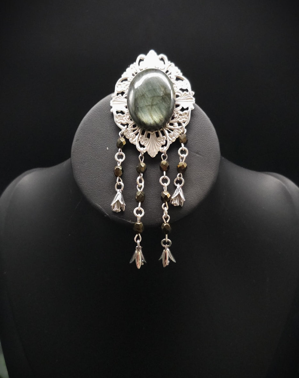 Art Nouveau Brosche mit Labradorit ~ Elfen Schmuck ~ Fantasy Gewandbrosche ~ Mittelalter Accessoire ~ Naturstein Brosche
