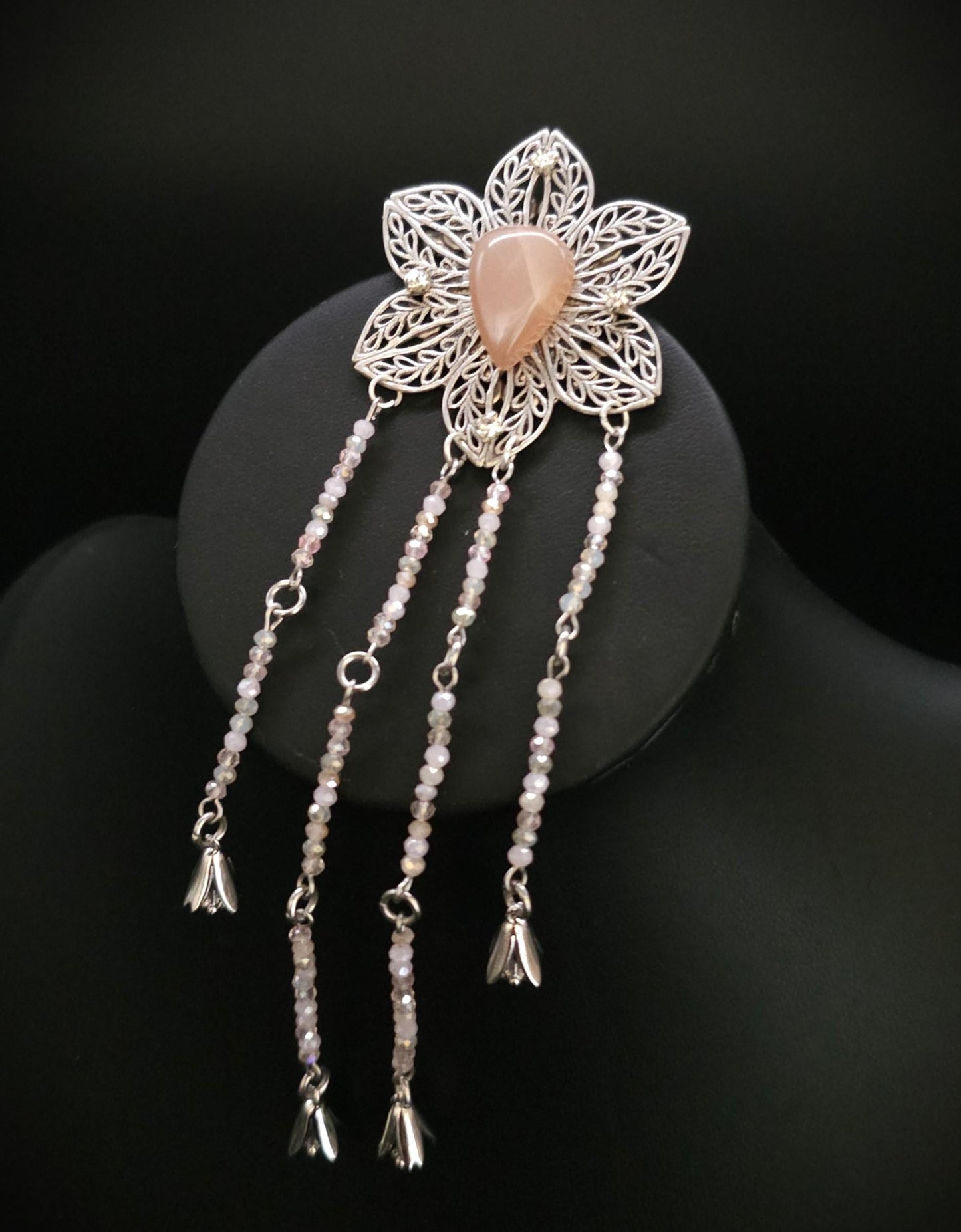 Pfirsich Mondstein Brosche ~ Art Nouveau–Blüten Pin ~ Elfen Schmuck ~ Fantasy Gewandschmuck ~ LARP Accessoire