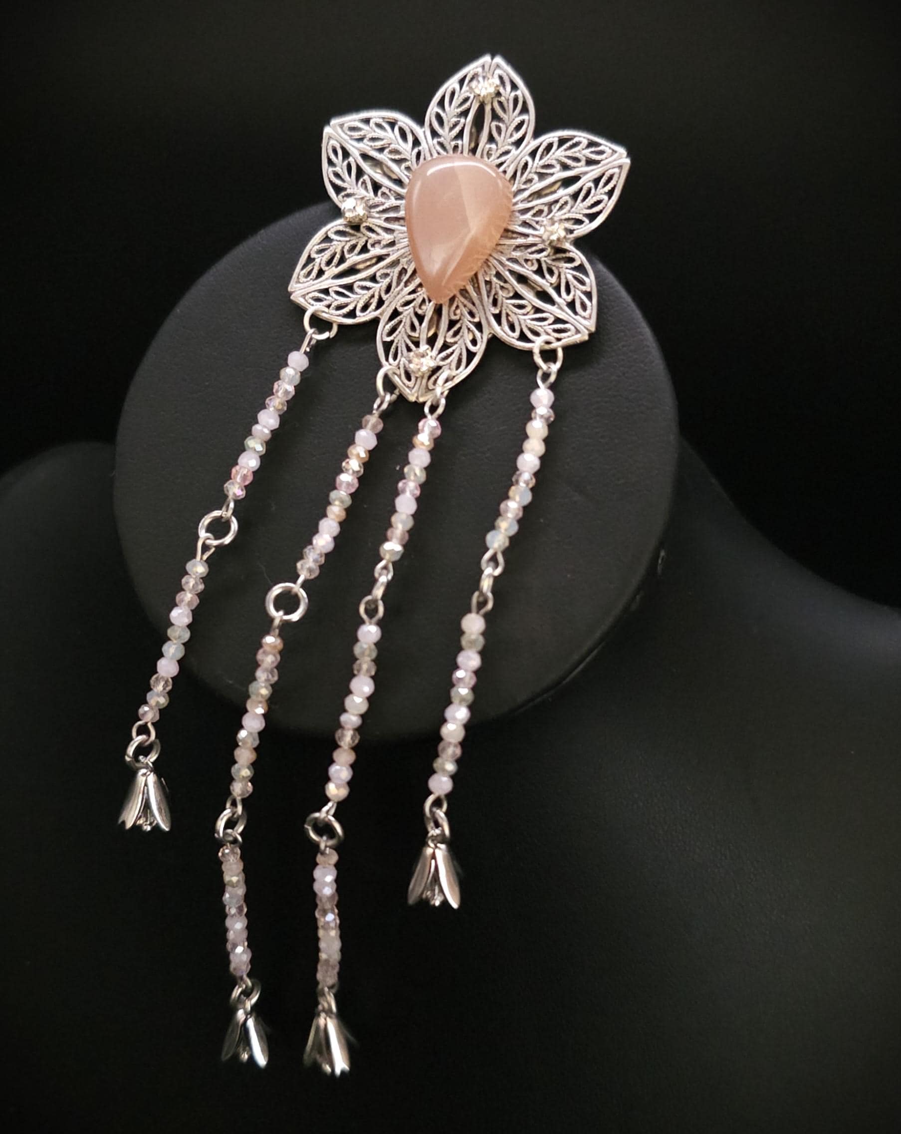 Pfirsich Mondstein Brosche ~ Art Nouveau–Blüten Pin ~ Elfen Schmuck ~ Fantasy Gewandschmuck ~ LARP Accessoire