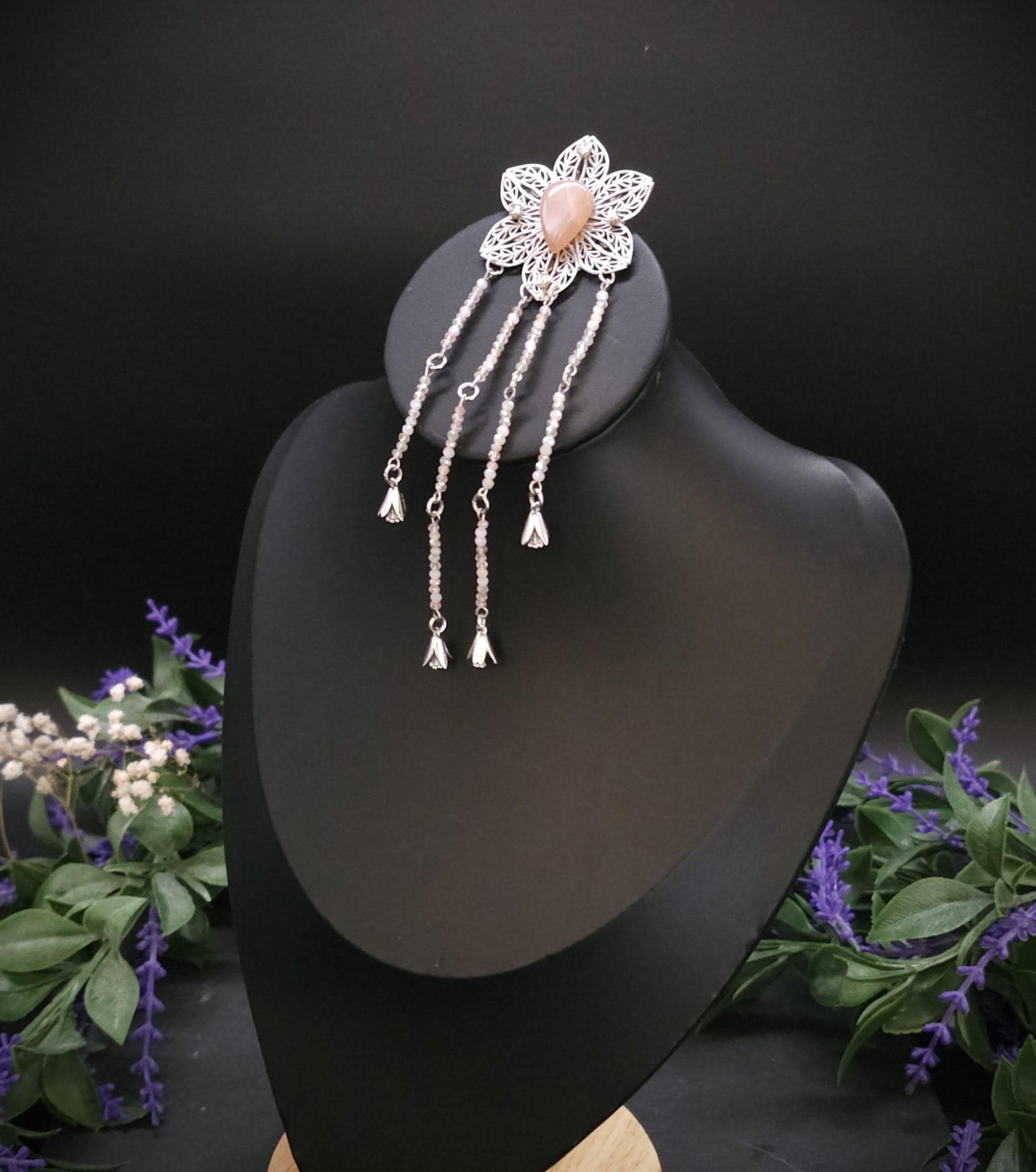Pfirsich Mondstein Brosche ~ Art Nouveau–Blüten Pin ~ Elfen Schmuck ~ Fantasy Gewandschmuck ~ LARP Accessoire