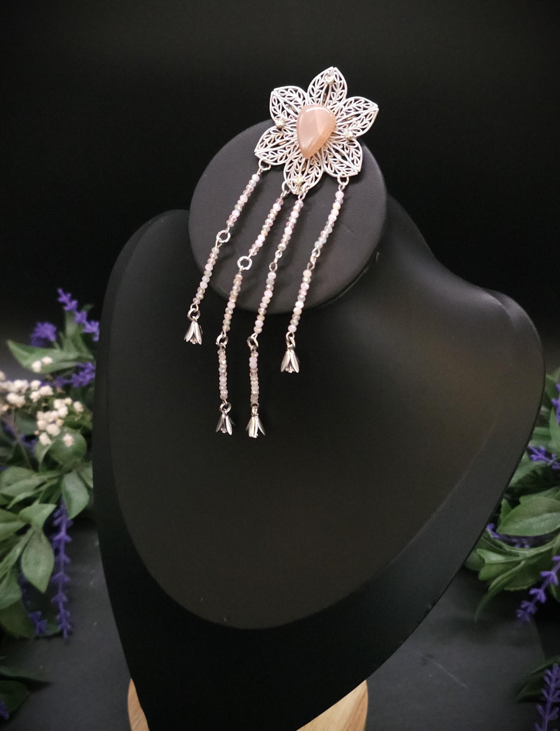 Pfirsich Mondstein Brosche ~ Art Nouveau–Blüten Pin ~ Elfen Schmuck ~ Fantasy Gewandschmuck ~ LARP Accessoire