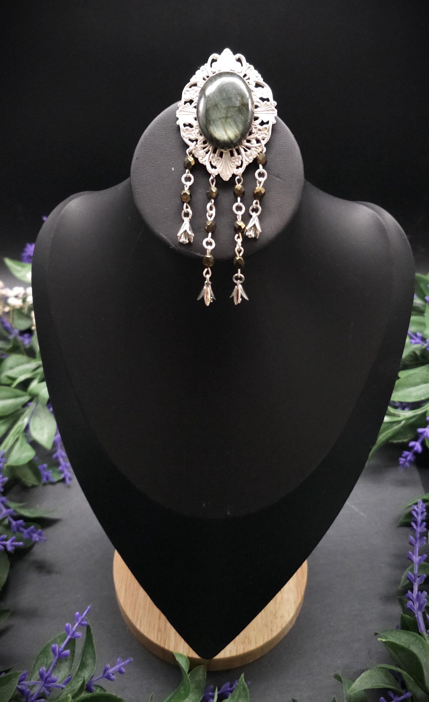 Art Nouveau Brosche mit Labradorit ~ Elfen Schmuck ~ Fantasy Gewandbrosche ~ Mittelalter Accessoire ~ Naturstein Brosche