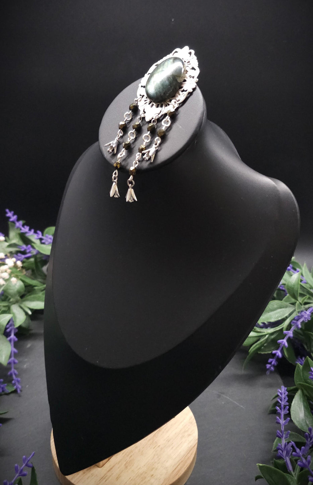 Art Nouveau Brosche mit Labradorit ~ Elfen Schmuck ~ Fantasy Gewandbrosche ~ Mittelalter Accessoire ~ Naturstein Brosche