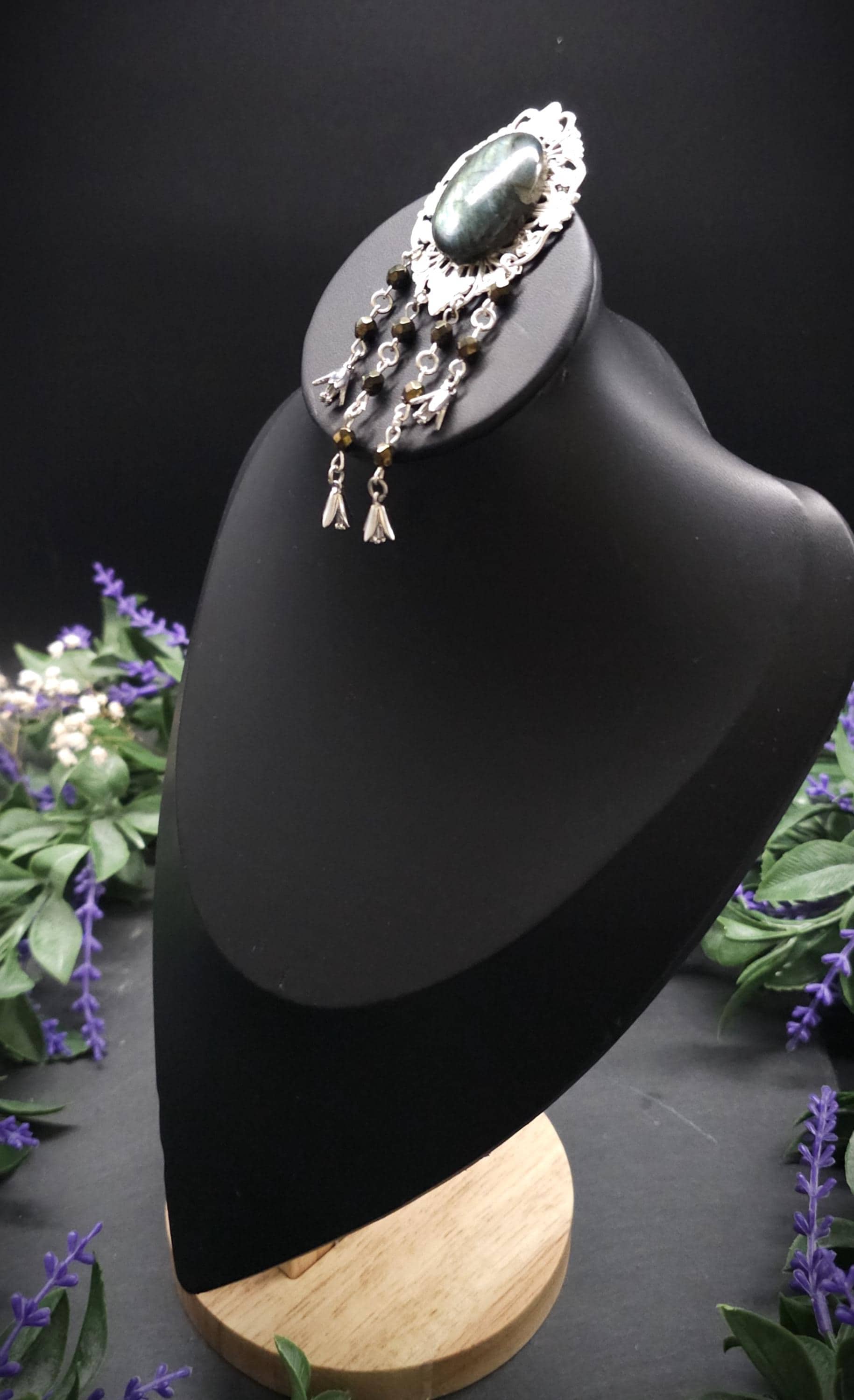 Art Nouveau Brosche mit Labradorit ~ Elfen Schmuck ~ Fantasy Gewandbrosche ~ Mittelalter Accessoire ~ Naturstein Brosche