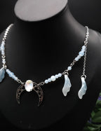 Edelstahl Mond Halskette ~ Opalith Perlen Collier ~ Elfen Fantasy Schmuck ~ Halbmond Kopfschmuck ~ Größenverstellbar
