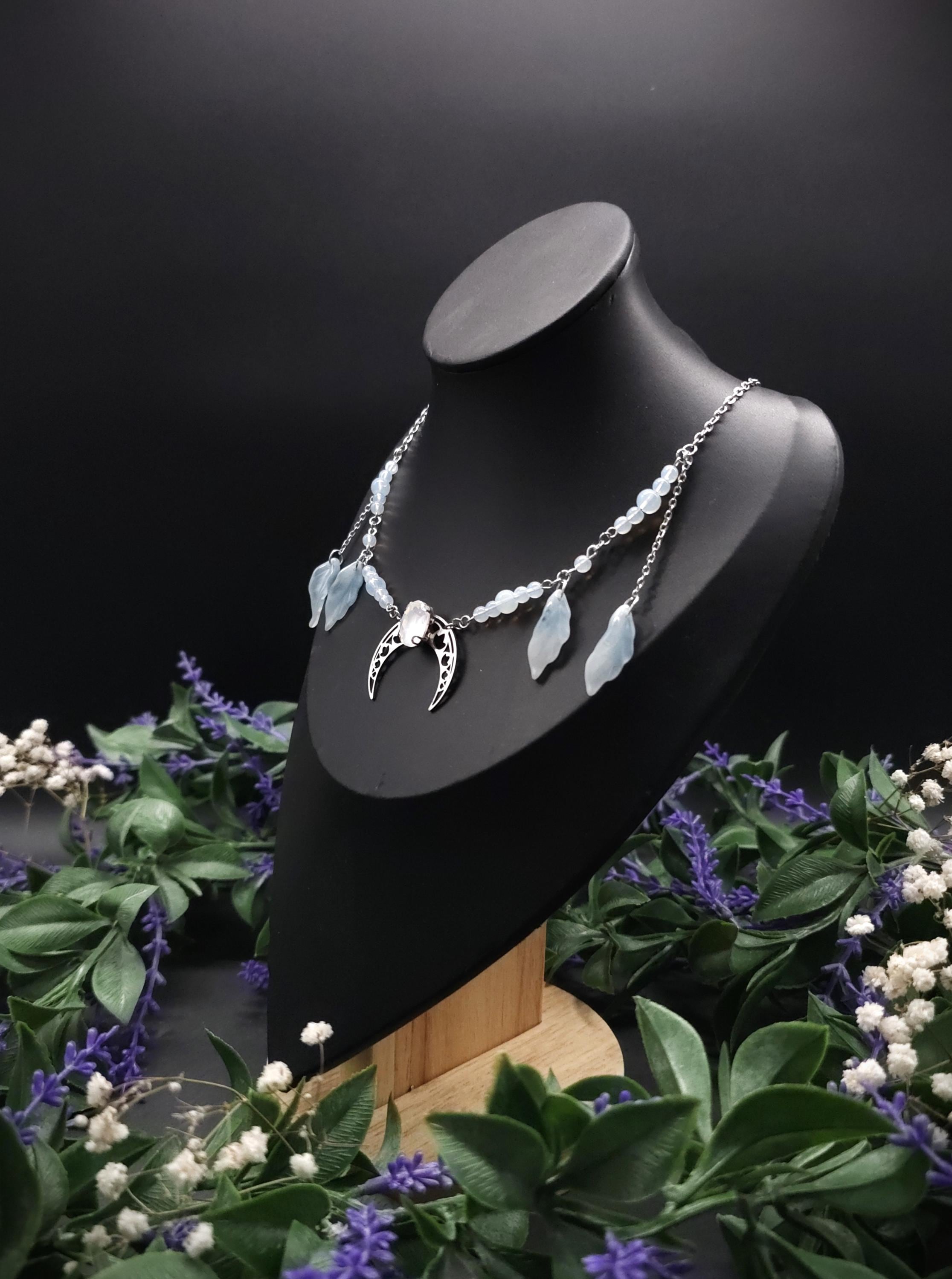 Edelstahl Mond Halskette ~ Opalith Perlen Collier ~ Elfen Fantasy Schmuck ~ Halbmond Kopfschmuck ~ Größenverstellbar
