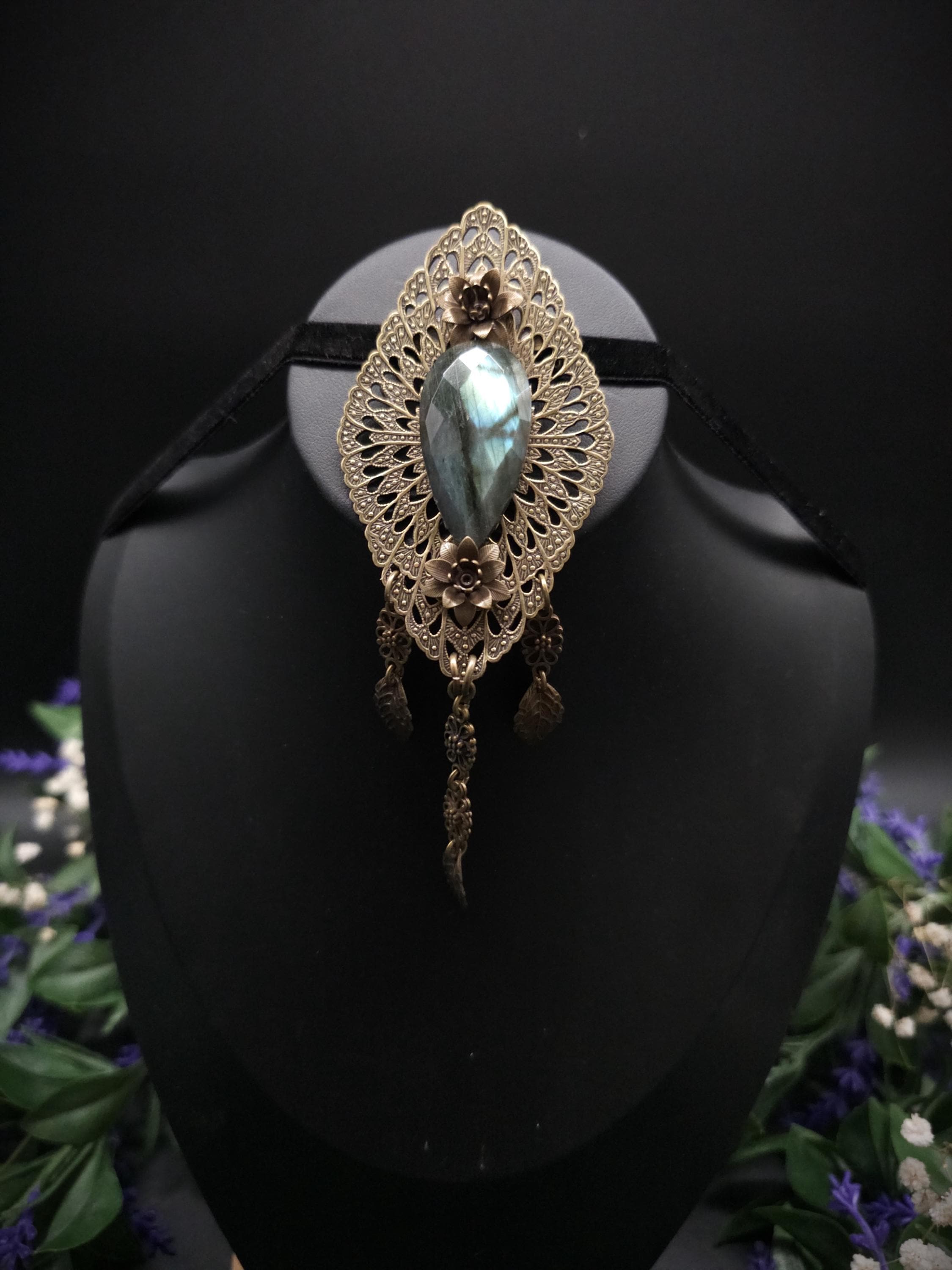 Art Nouveau Brosche mit Labradorit ~ Elfenschmuck ~ Bronzener Fantasy Pin ~ Jugendstil Unikat