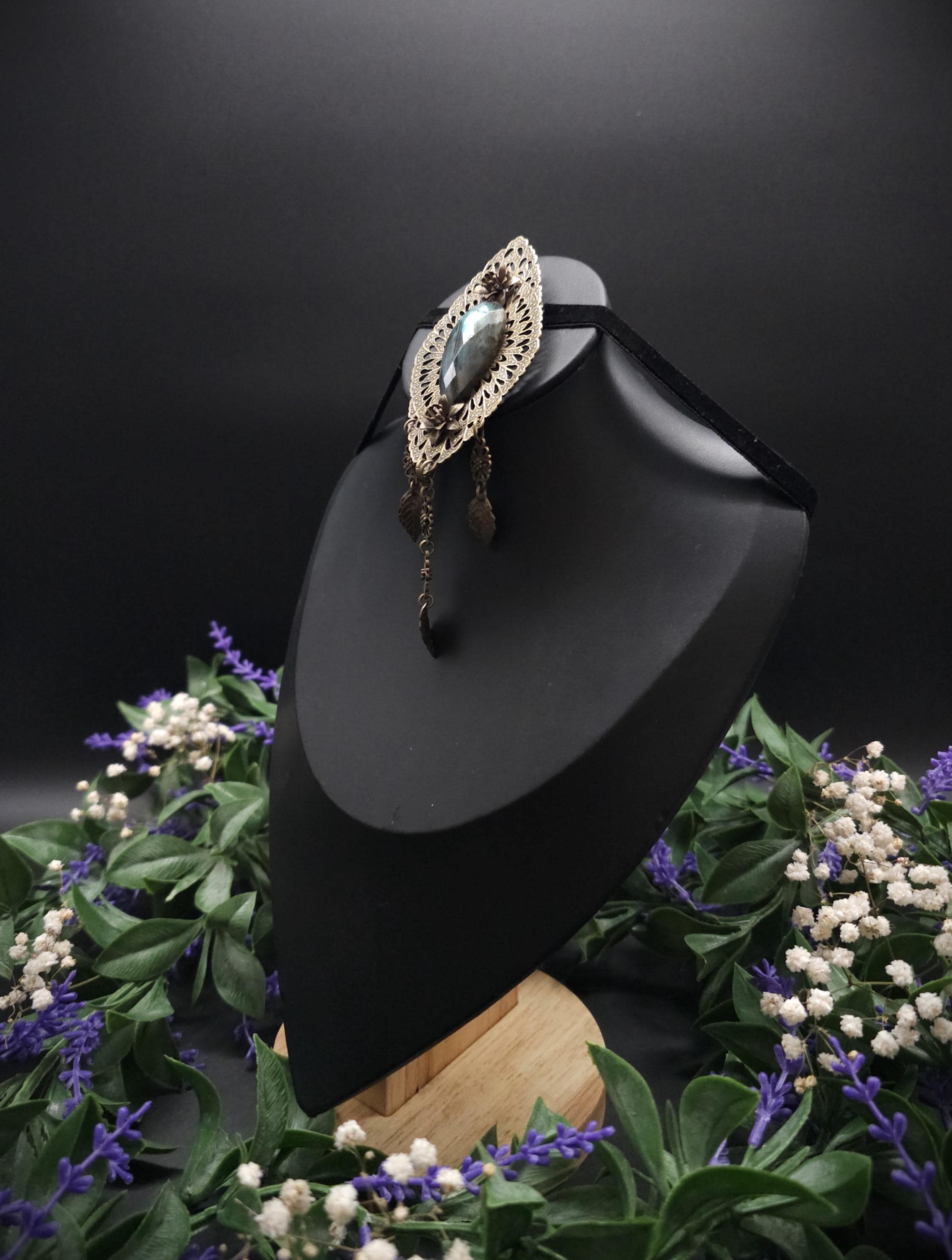 Art Nouveau Brosche mit Labradorit ~ Elfenschmuck ~ Bronzener Fantasy Pin ~ Jugendstil Unikat