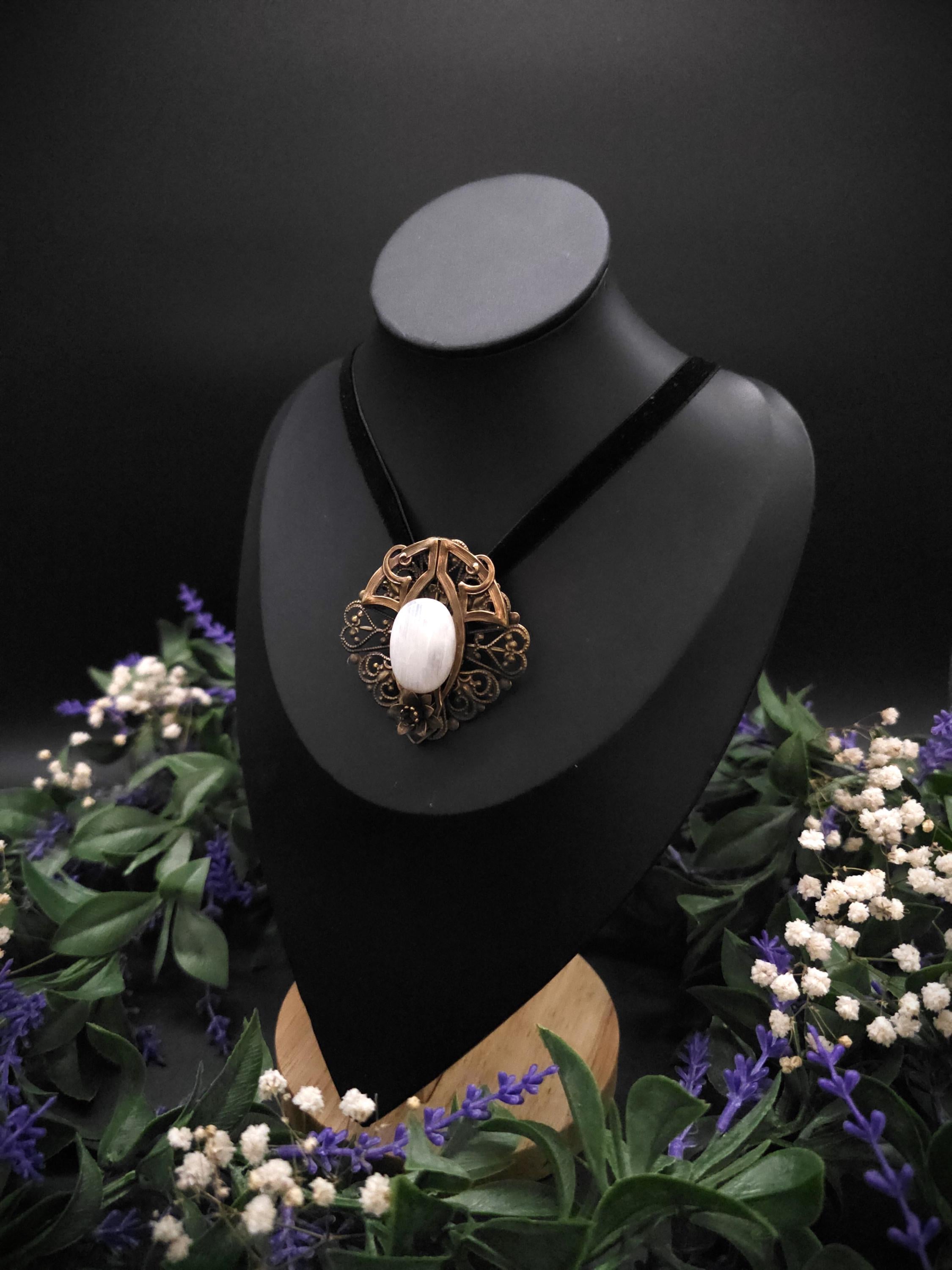 Mondstein Brosche ~ Art Nouveau Jugendstil Accessoire ~ Elbenschmuck ~ Fantasy Schmuck