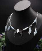 Edelstahl Mond Halskette ~ Opalith Perlen Collier ~ Elfen Fantasy Schmuck ~ Halbmond Kopfschmuck ~ Größenverstellbar