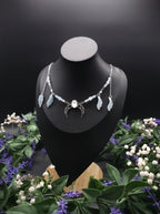 Edelstahl Mond Halskette ~ Opalith Perlen Collier ~ Elfen Fantasy Schmuck ~ Halbmond Kopfschmuck ~ Größenverstellbar