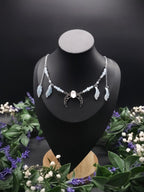 Edelstahl Mond Halskette ~ Opalith Perlen Collier ~ Elfen Fantasy Schmuck ~ Halbmond Kopfschmuck ~ Größenverstellbar