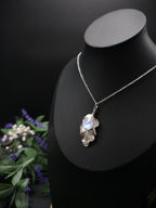 Eichenblatt Halskette mit Opalith ~ Natur Schmuck ~ Fantasy Schmuck ~ Art Nouveau Anhänger ~ Geschenk für sie