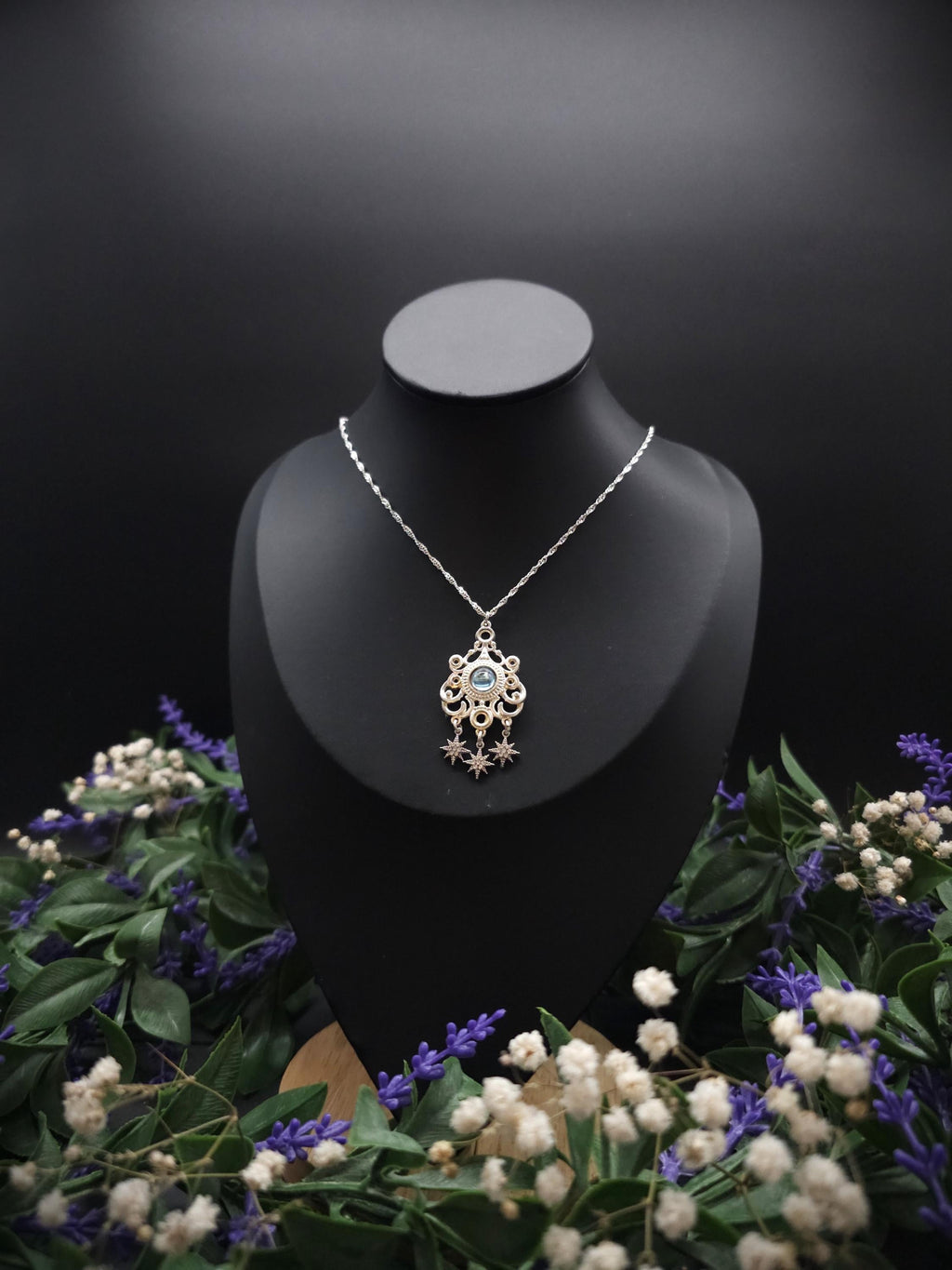 Sternen Halskette ~ Edelstahl Choker ~ Art Nouveau Anhänger mit blauem Cabochon ~ Celestial Schmuck