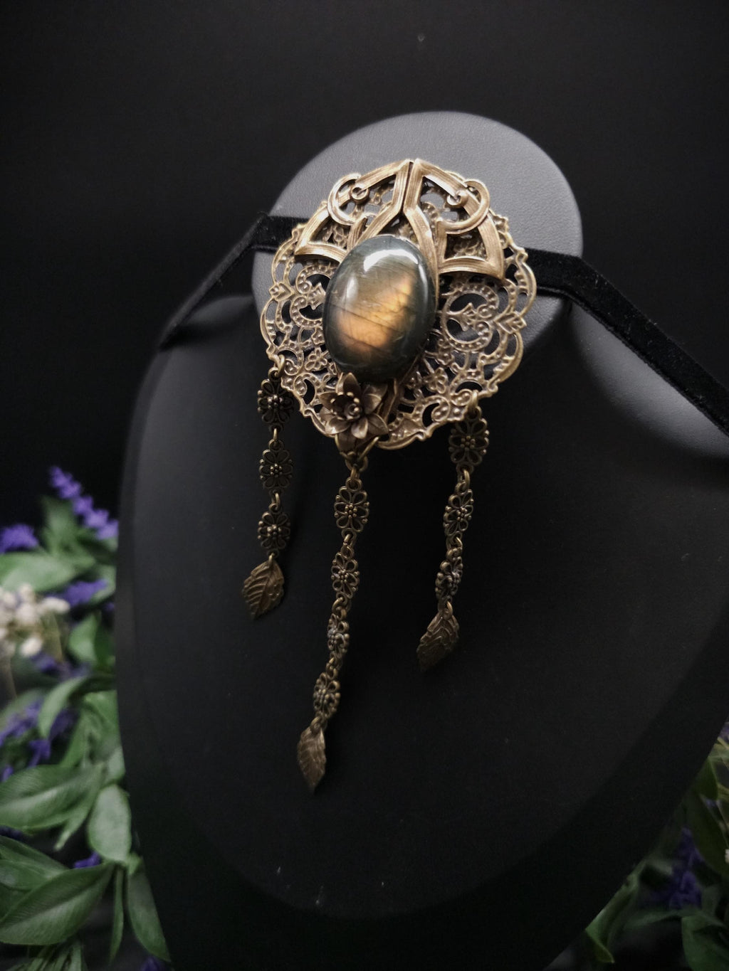 Bronzefarbene Fantasy Brosche ~ Handgefertigter Art Nouveau Pin mit Labradorit ~ Elbenschmuck ~ Elfen Accessoire
