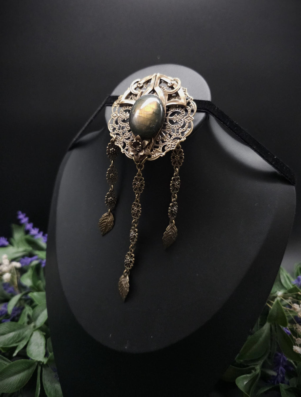 Bronzefarbene Fantasy Brosche ~ Handgefertigter Art Nouveau Pin mit Labradorit ~ Elbenschmuck ~ Elfen Accessoire