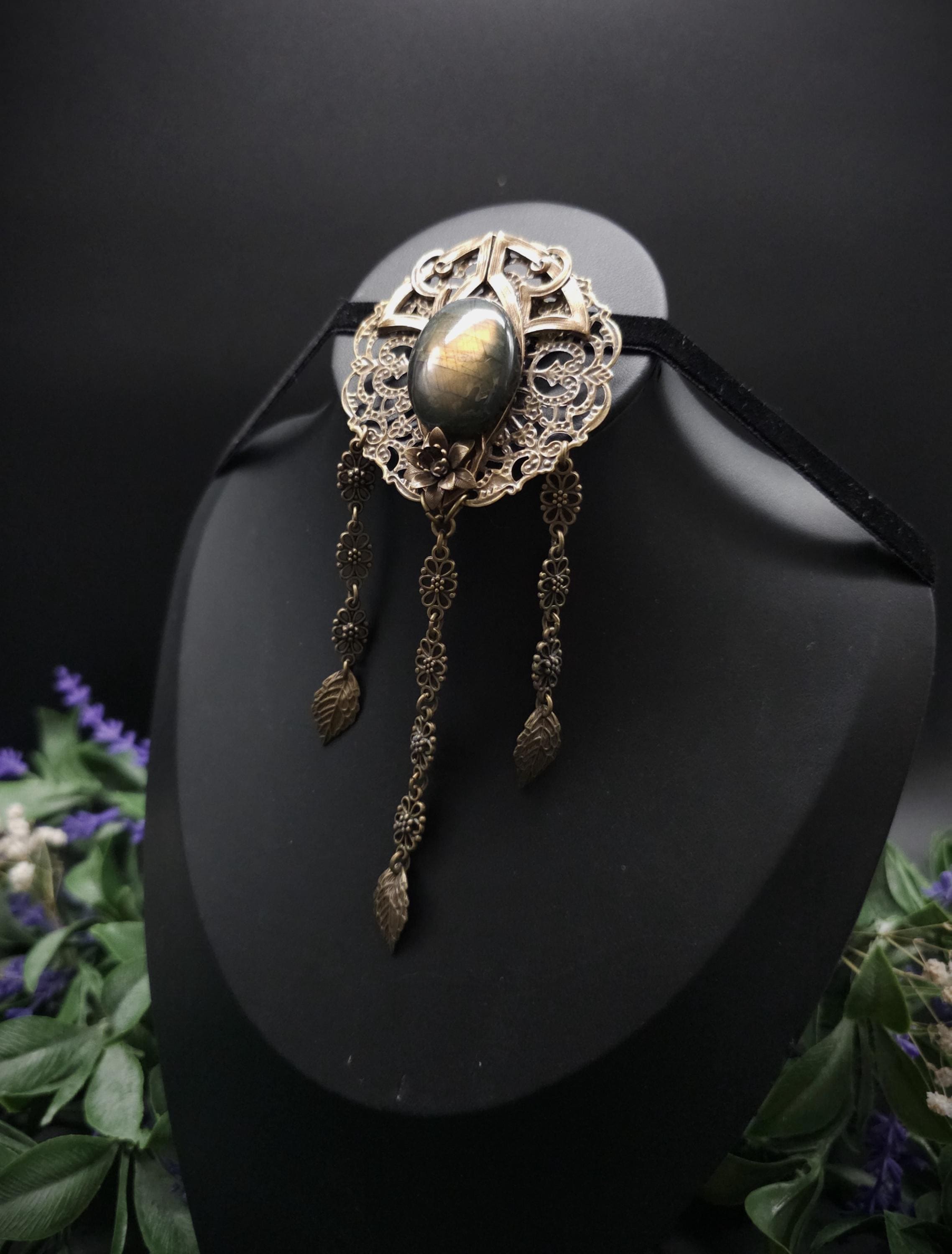 Bronzefarbene Fantasy Brosche ~ Handgefertigter Art Nouveau Pin mit Labradorit ~ Elbenschmuck ~ Elfen Accessoire