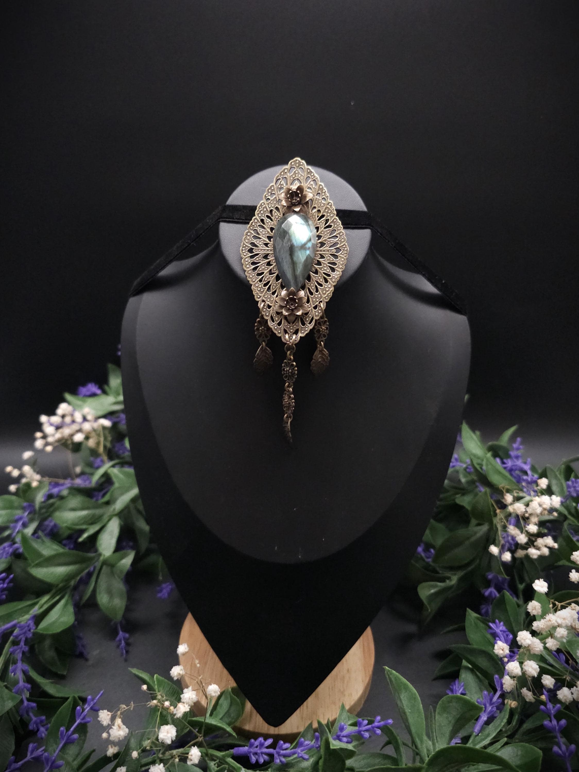 Art Nouveau Brosche mit Labradorit ~ Elfenschmuck ~ Bronzener Fantasy Pin ~ Jugendstil Unikat