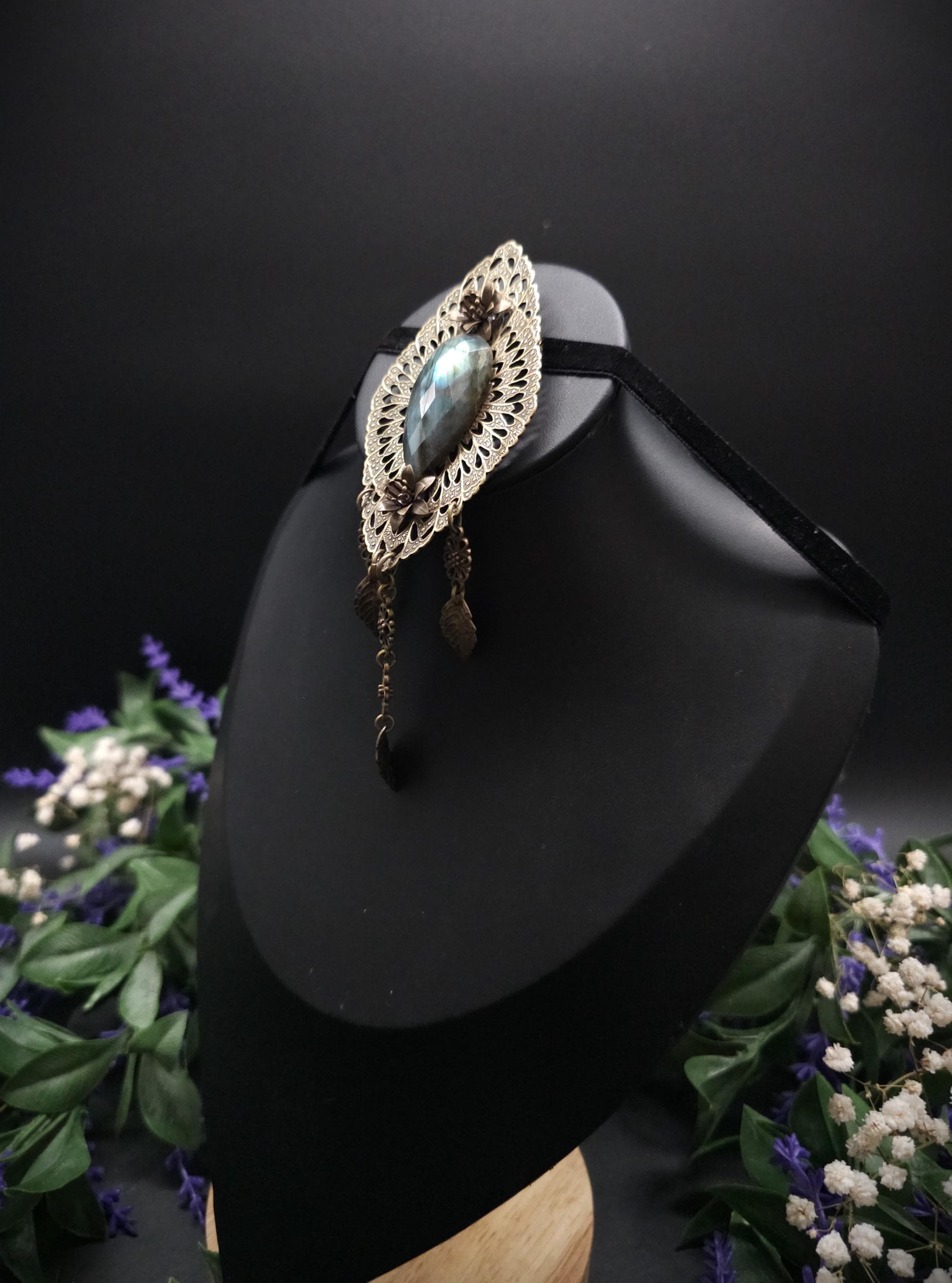 Art Nouveau Brosche mit Labradorit ~ Elfenschmuck ~ Bronzener Fantasy Pin ~ Jugendstil Unikat
