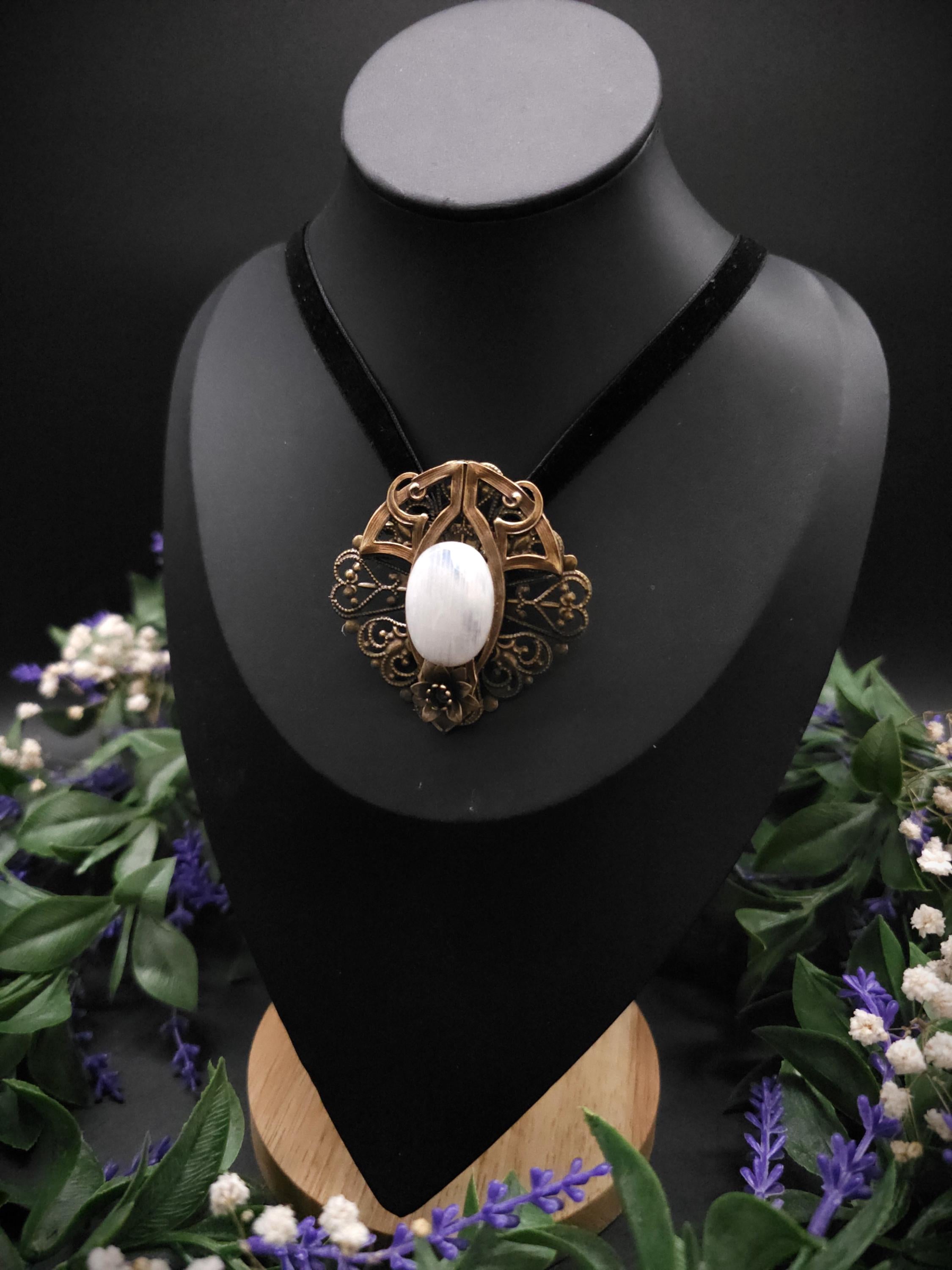 Mondstein Brosche ~ Art Nouveau Jugendstil Accessoire ~ Elbenschmuck ~ Fantasy Schmuck