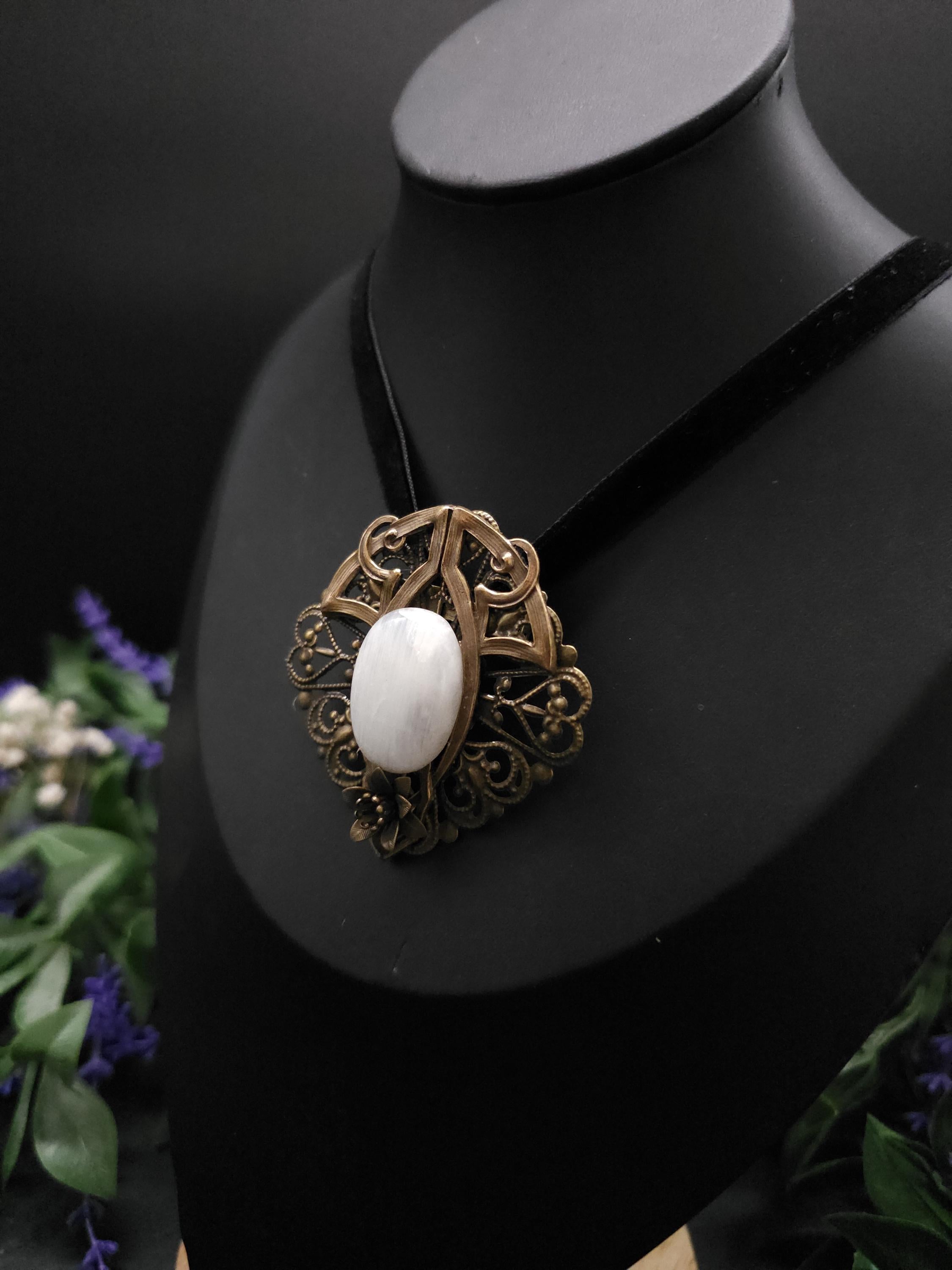 Mondstein Brosche ~ Art Nouveau Jugendstil Accessoire ~ Elbenschmuck ~ Fantasy Schmuck