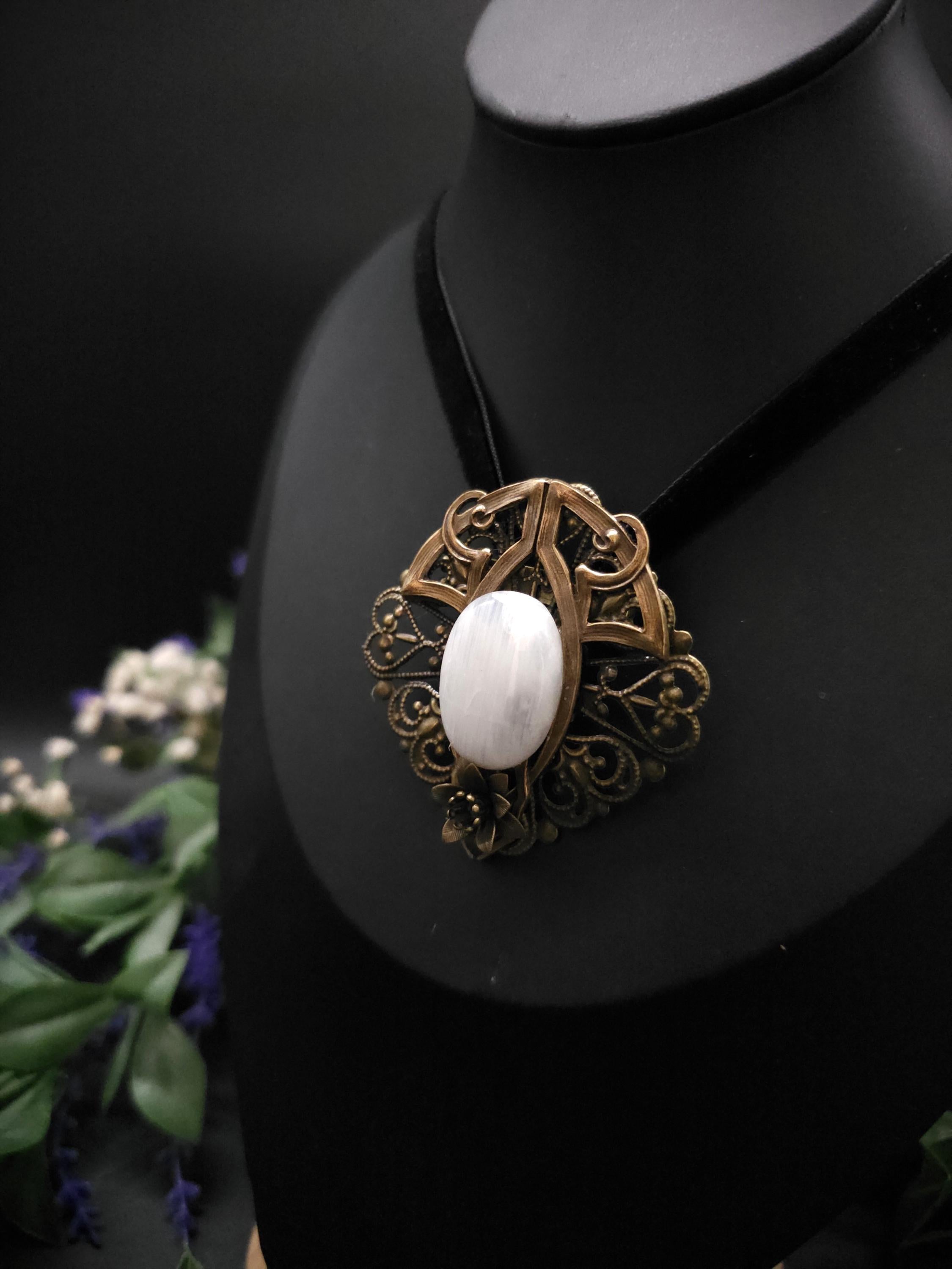 Mondstein Brosche ~ Art Nouveau Jugendstil Accessoire ~ Elbenschmuck ~ Fantasy Schmuck
