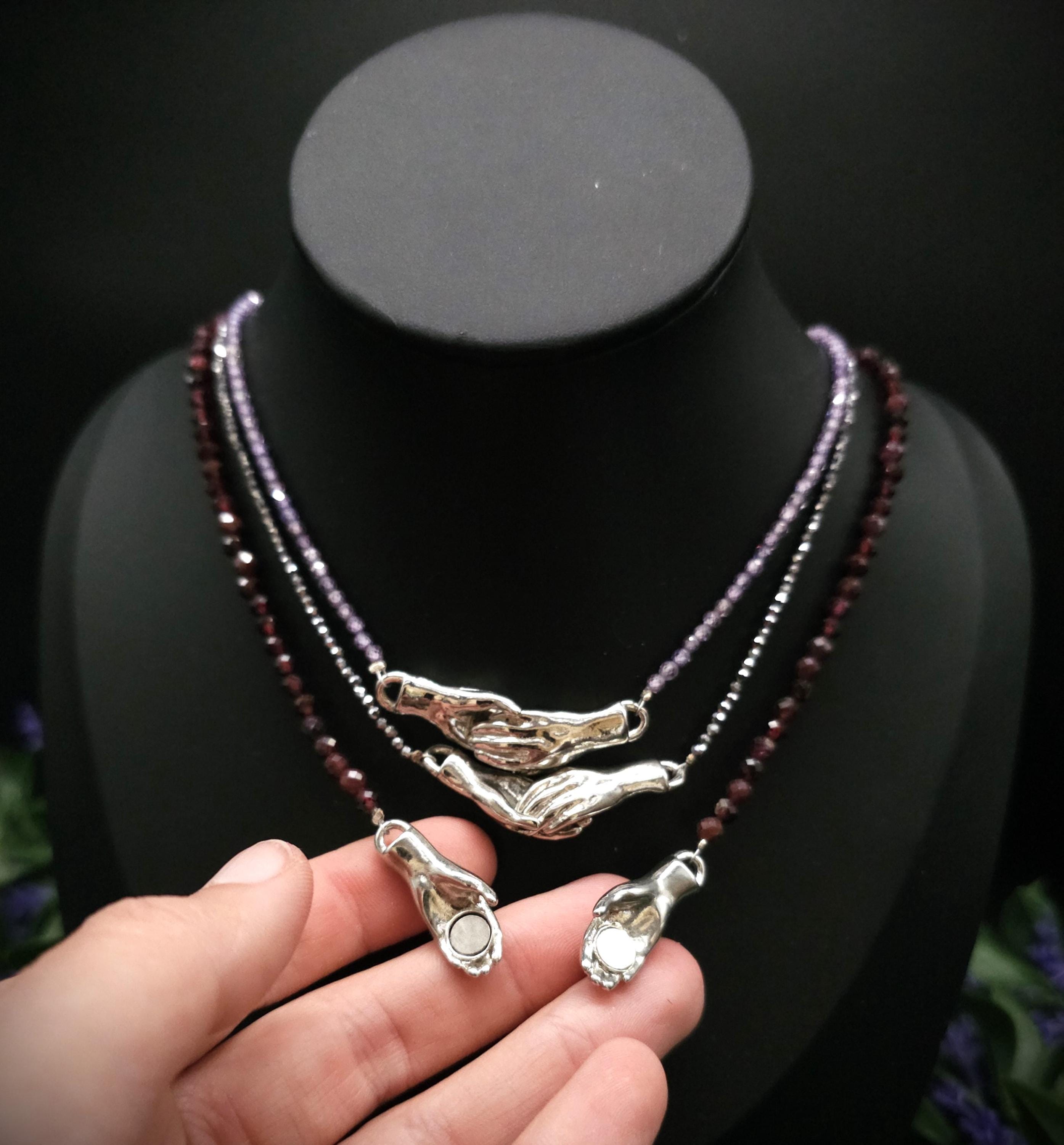 Magnetic Hand Choker ~ Farbauswahl ~ Garnet Necklace ~ Gothic Jewelry ~ Victorian Necklace ~ Alternative Bride