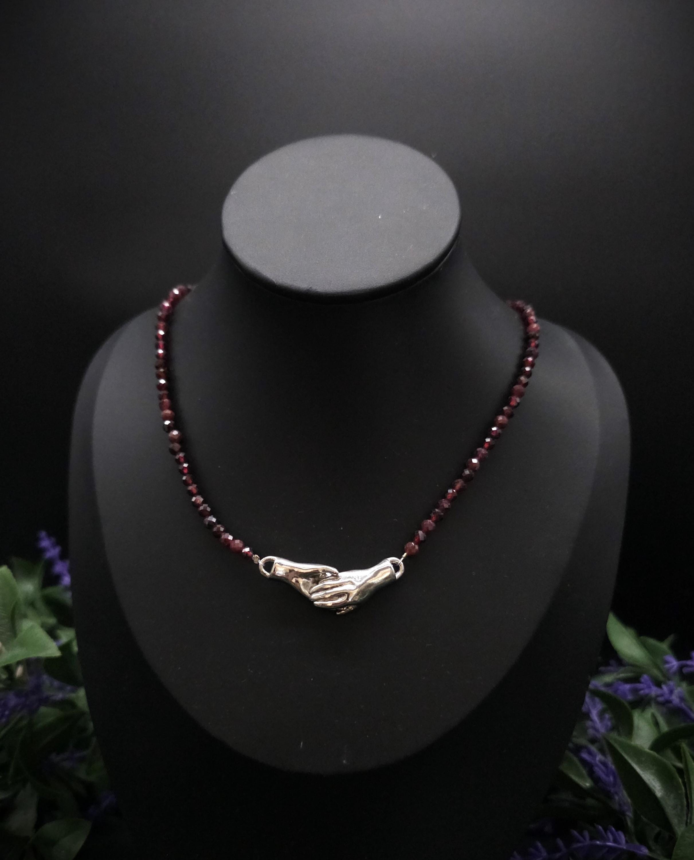 Magnetic Hand Choker ~ Farbauswahl ~ Garnet Necklace ~ Gothic Jewelry ~ Victorian Necklace ~ Alternative Bride