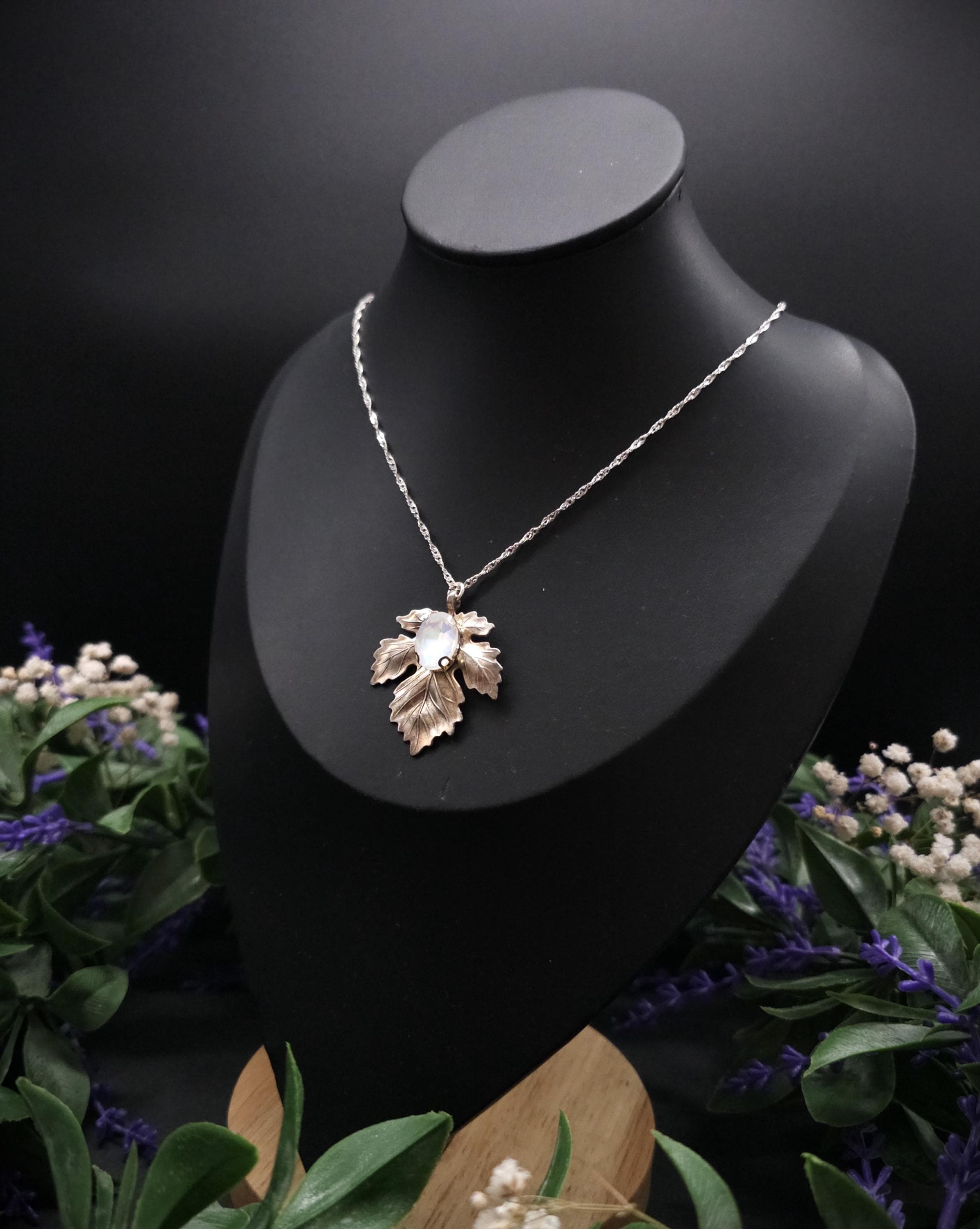 Opalith Blattkette ~ Art Nouveau Halskette ~ Efeu Anhänger ~ Fantasy Schmuck ~ Woodland Hochzeit ~ 925 Silber Kette