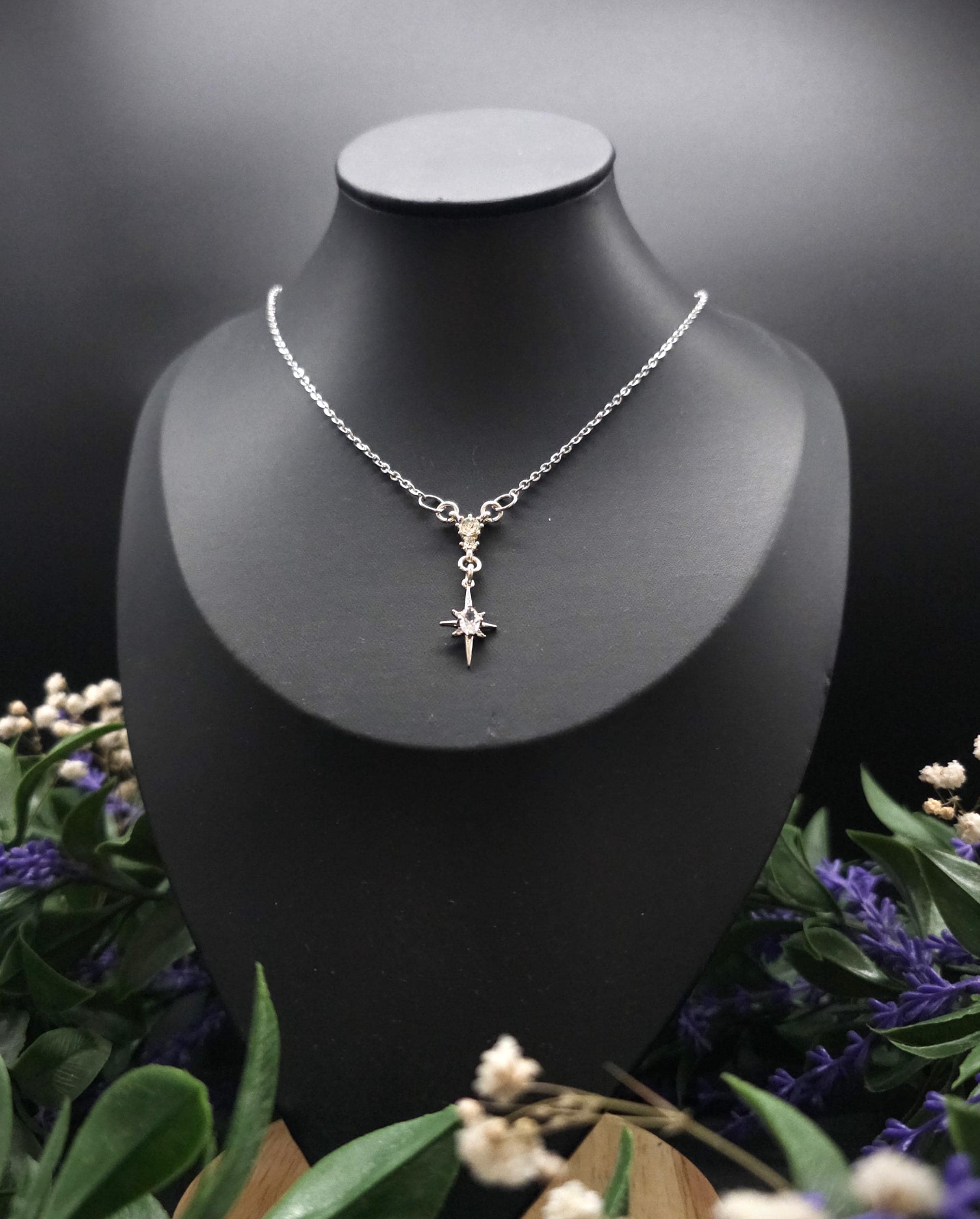 Sternen Halskette~ North Star Pendant ~ Edelstahl und Zirkonia ~ Celestial Jewelry ~ Adjustable Necklace