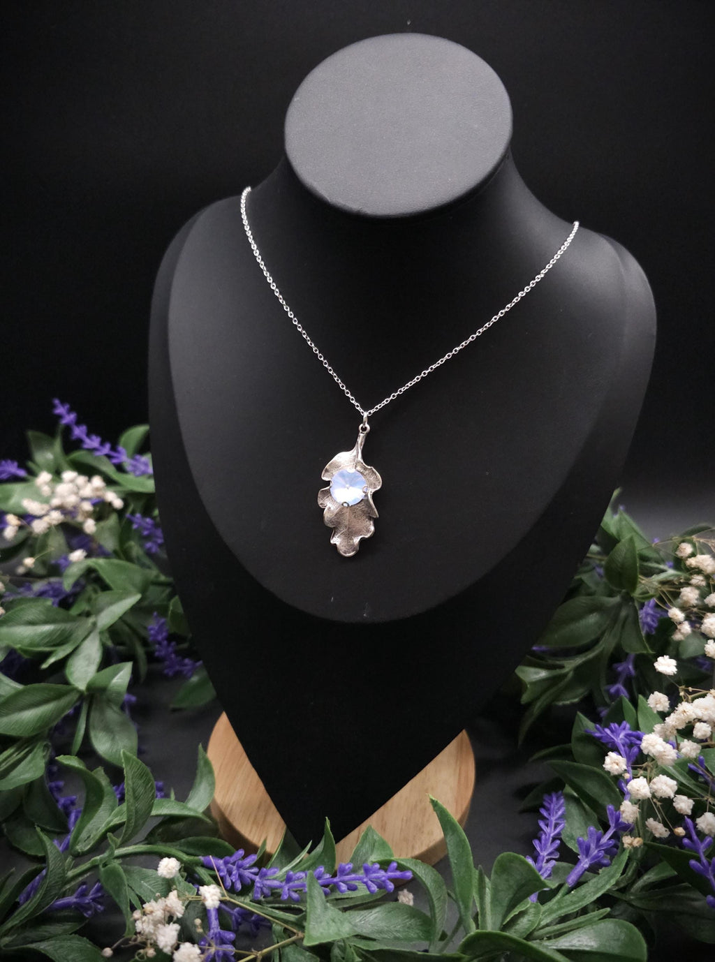 Eichenblatt Halskette mit Opalith ~ Natur Schmuck ~ Fantasy Schmuck ~ Art Nouveau Anhänger ~ Geschenk für sie