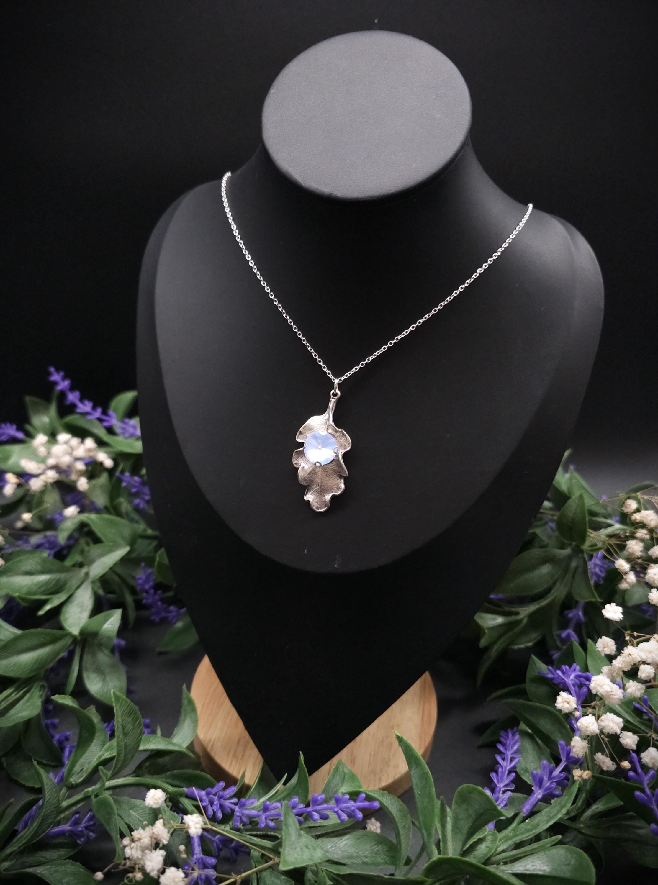 Eichenblatt Halskette mit Opalith ~ Natur Schmuck ~ Fantasy Schmuck ~ Art Nouveau Anhänger ~ Geschenk für sie