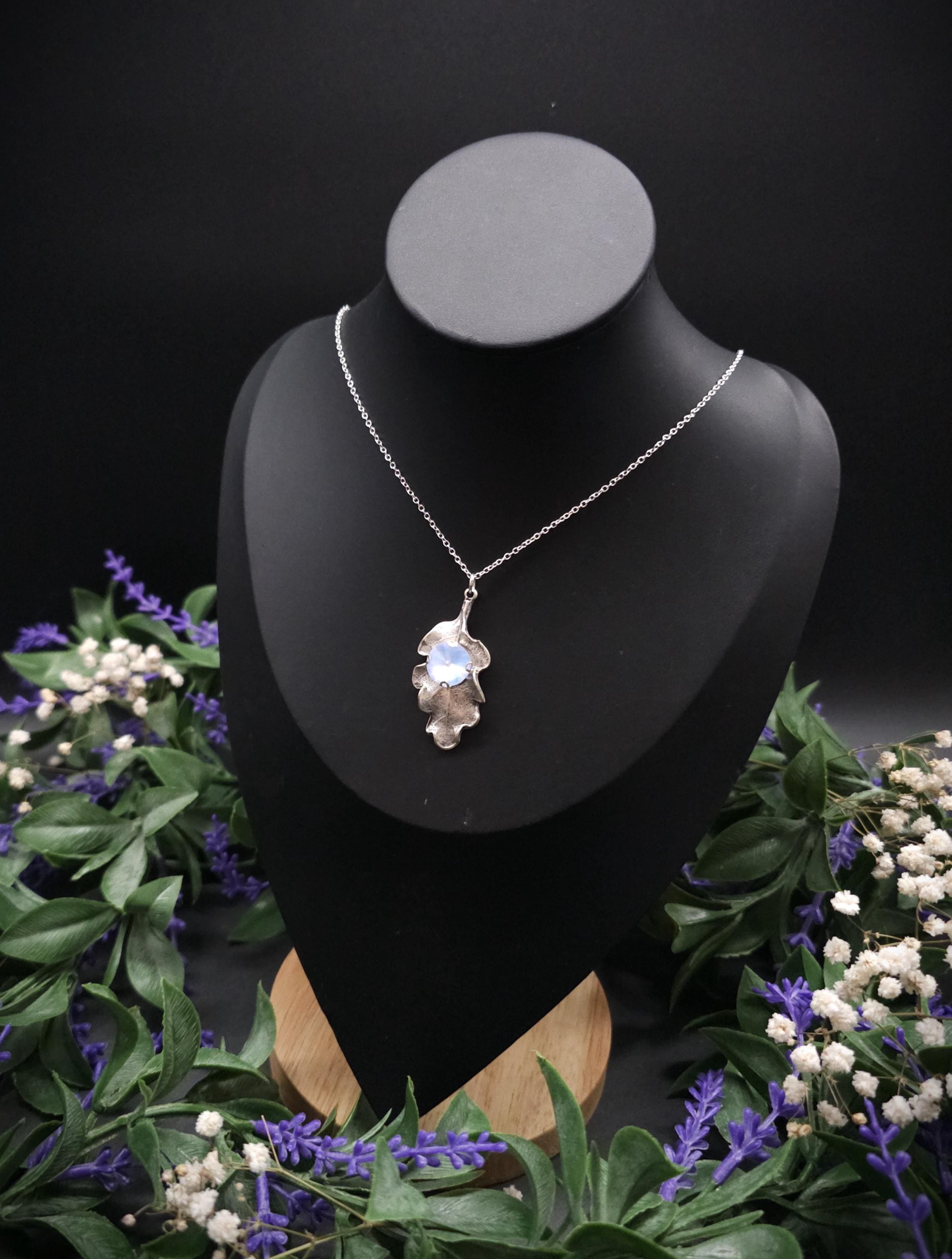 Eichenblatt Halskette mit Opalith ~ Natur Schmuck ~ Fantasy Schmuck ~ Art Nouveau Anhänger ~ Geschenk für sie