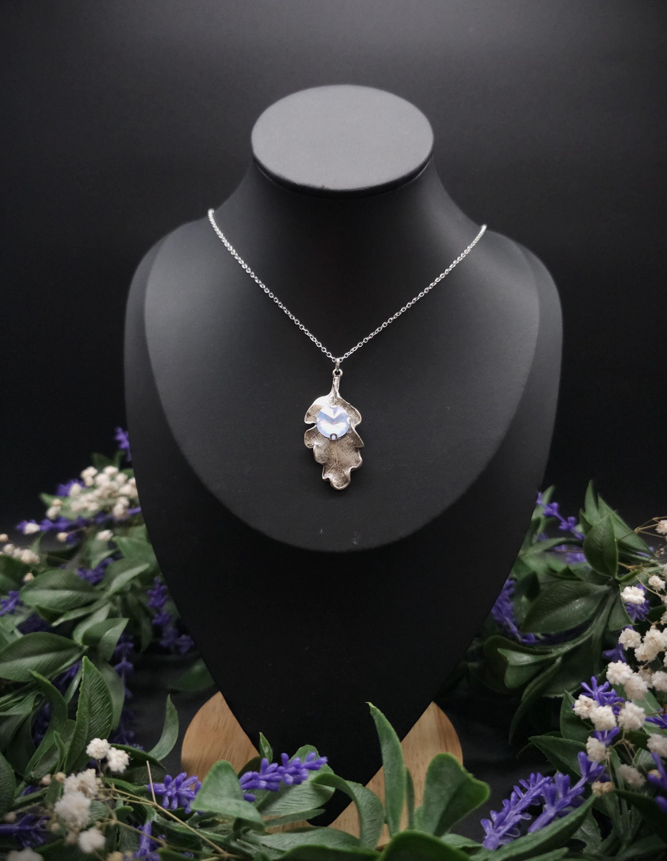 Eichenblatt Halskette mit Opalith ~ Natur Schmuck ~ Fantasy Schmuck ~ Art Nouveau Anhänger ~ Geschenk für sie