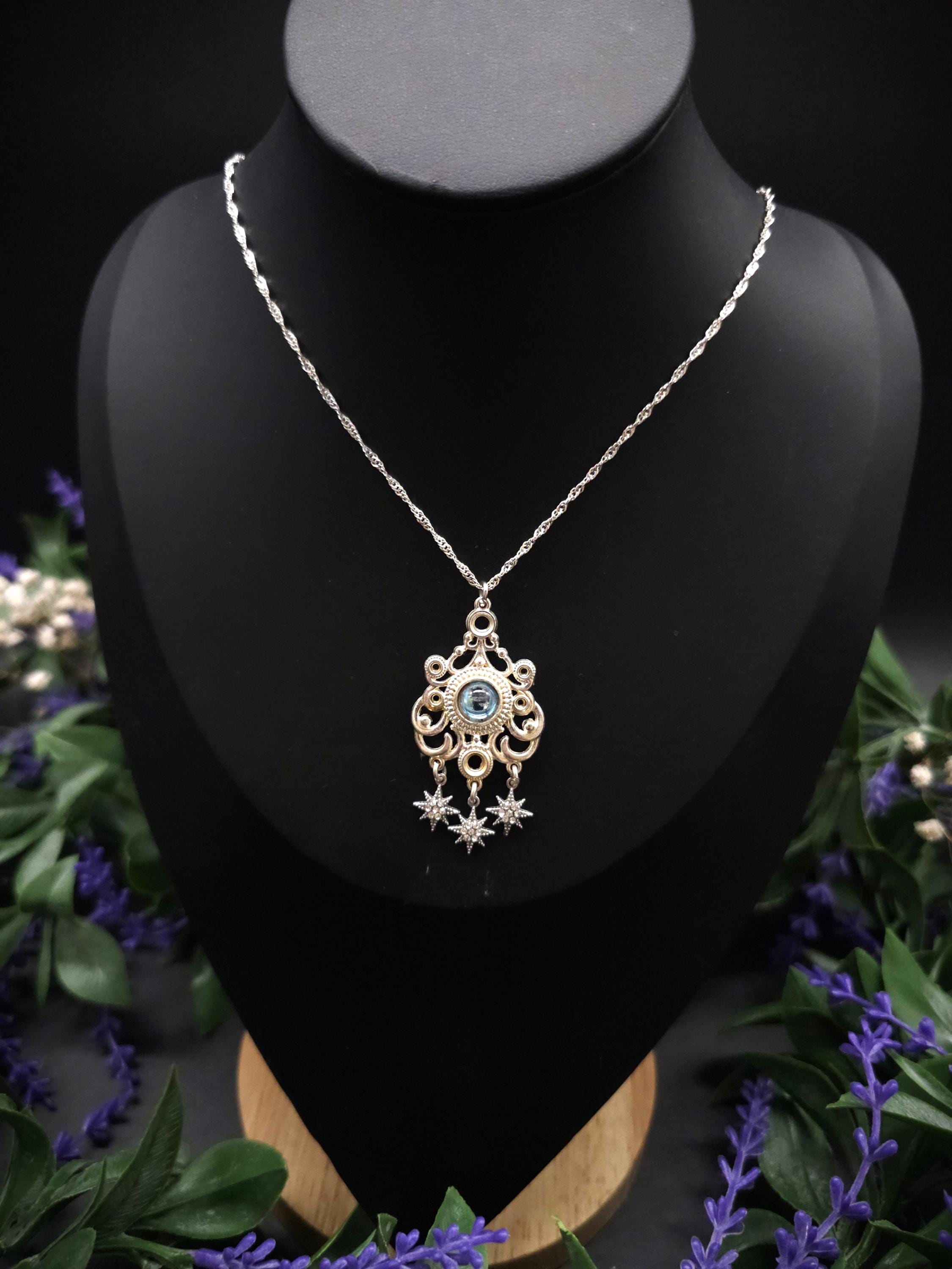 Sternen Halskette ~ Edelstahl Choker ~ Art Nouveau Anhänger mit blauem Cabochon ~ Celestial Schmuck