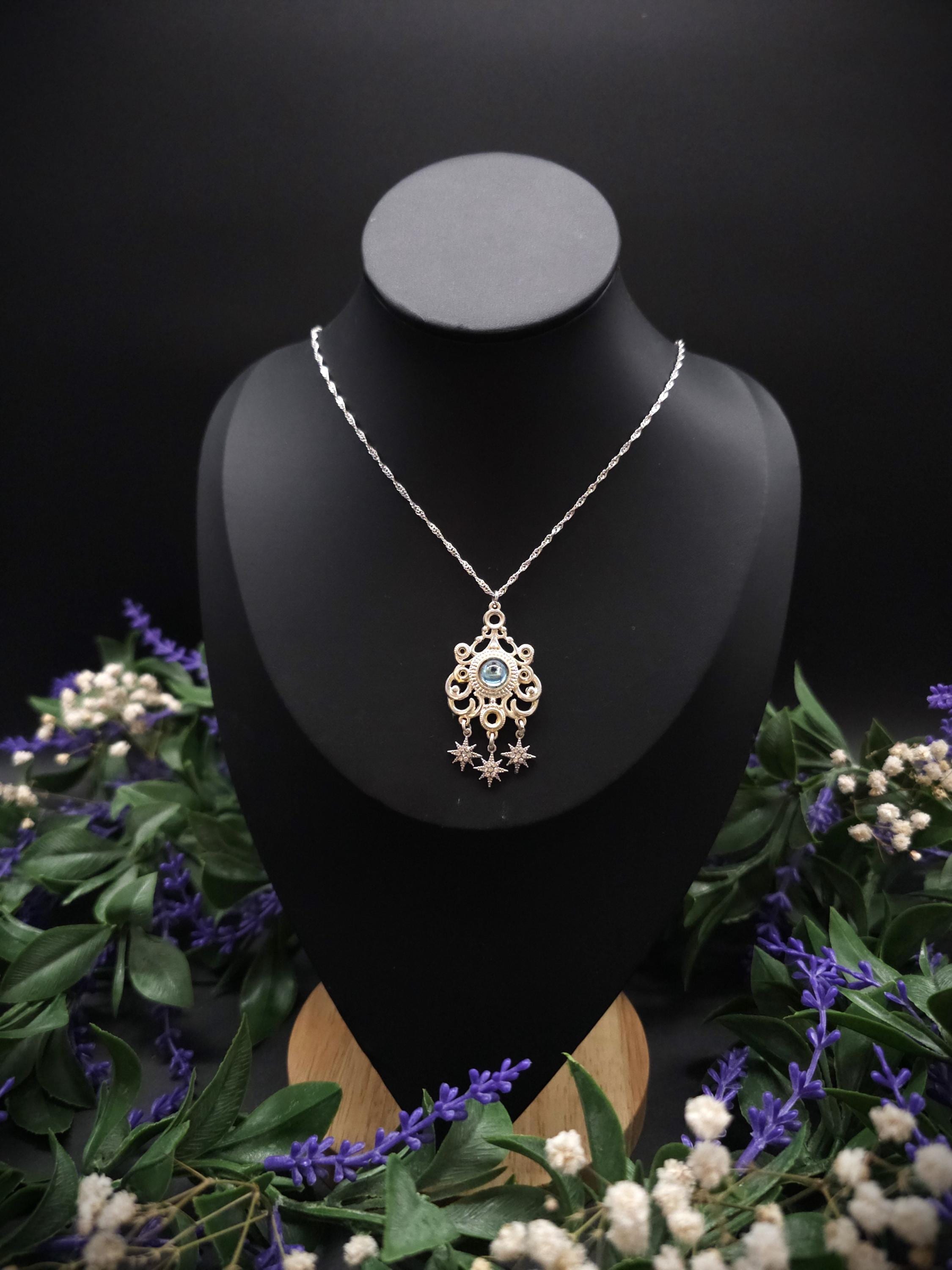 Sternen Halskette ~ Edelstahl Choker ~ Art Nouveau Anhänger mit blauem Cabochon ~ Celestial Schmuck